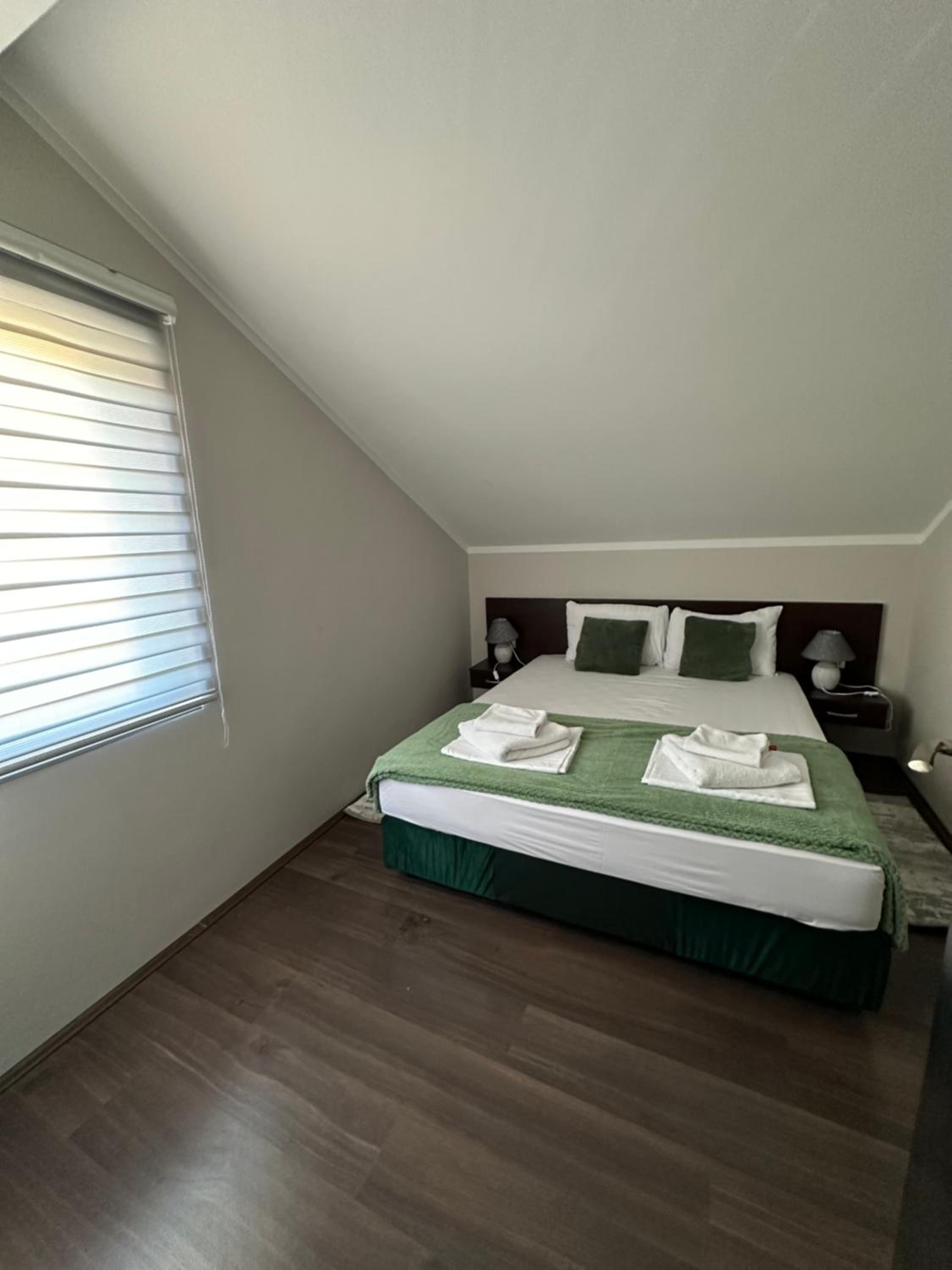One-Bedroom Apartment with Balcony photo 1