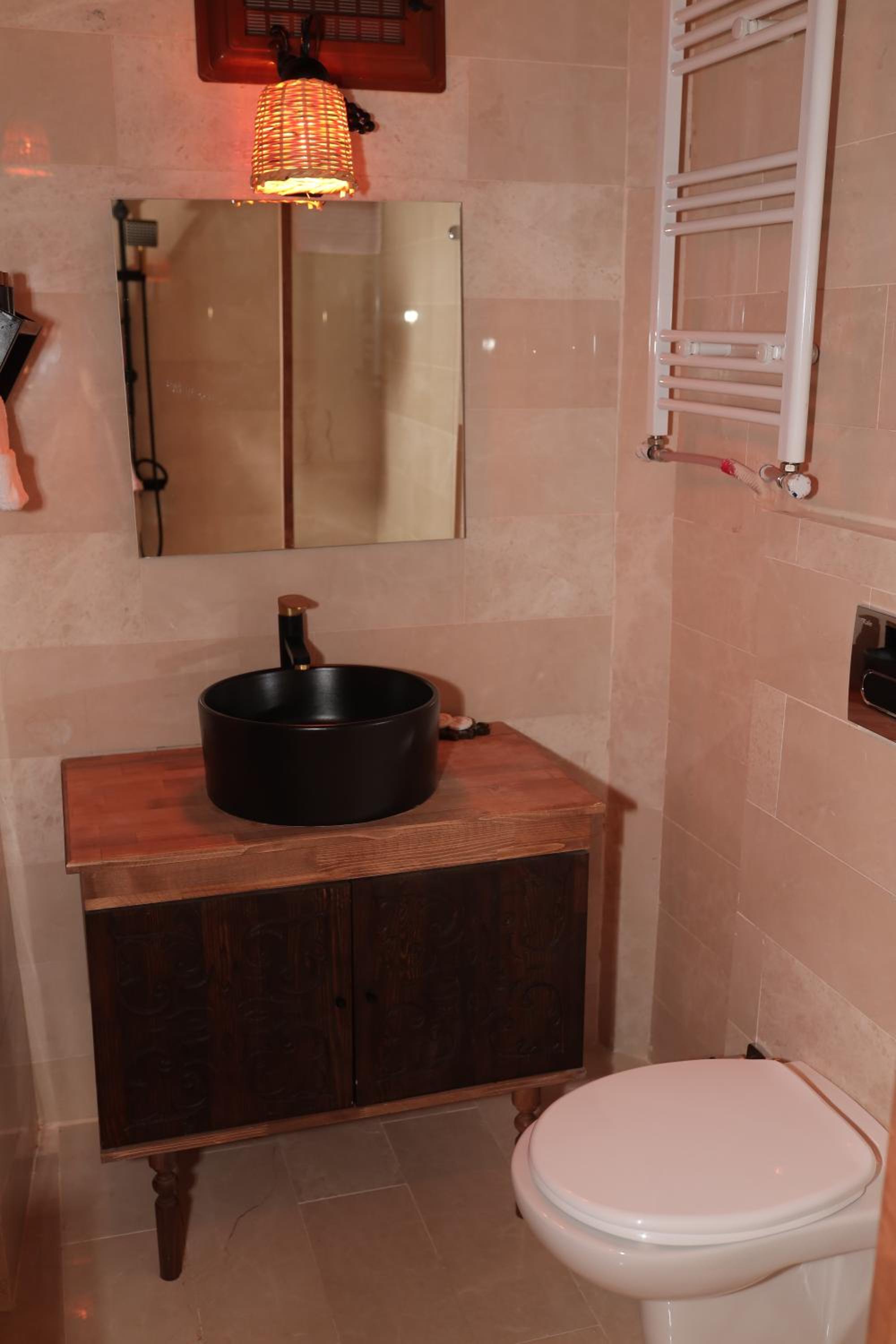Deluxe Queen Room - Photo 2
