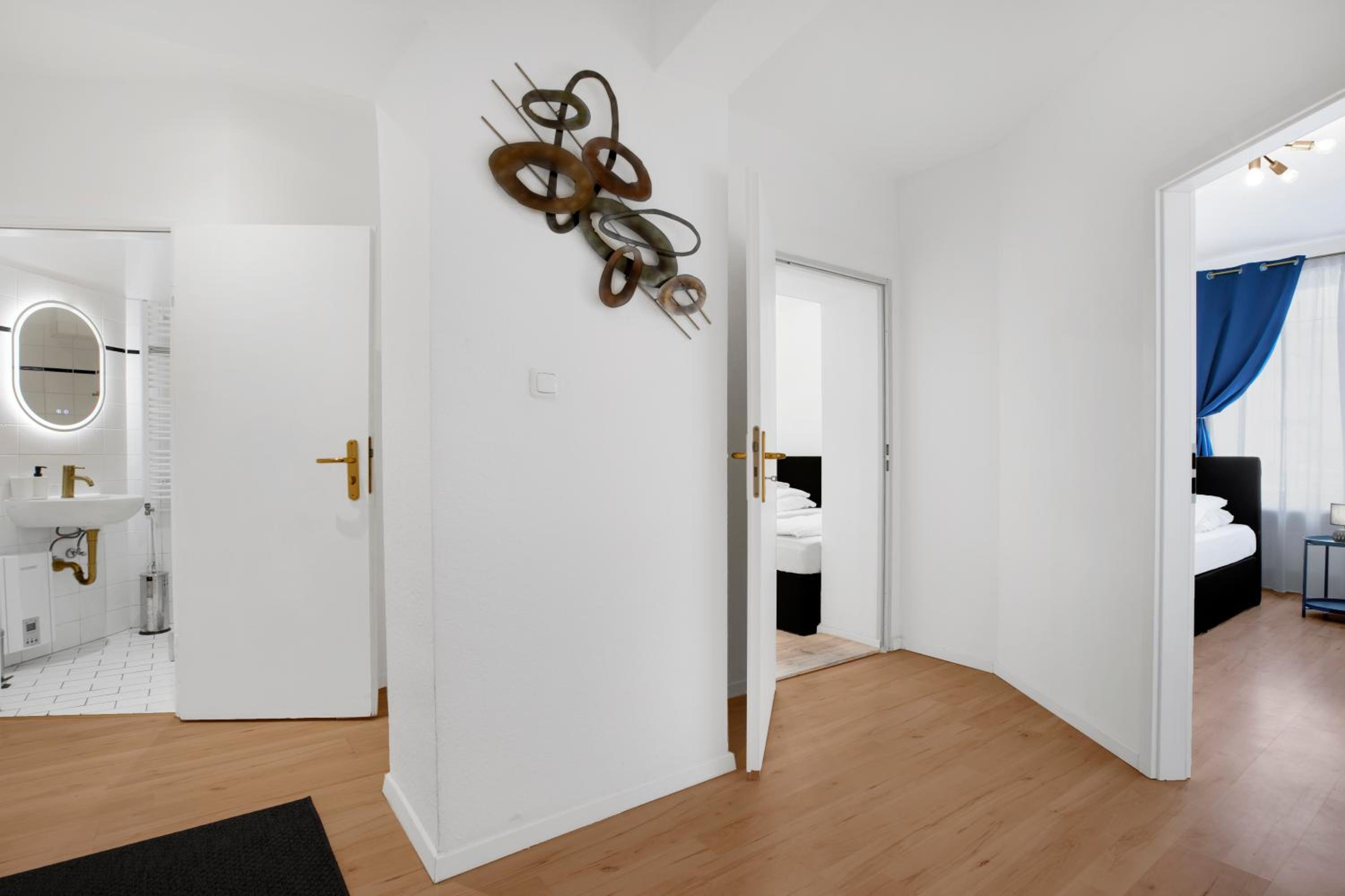 Three-Bedroom Apartment photo 2