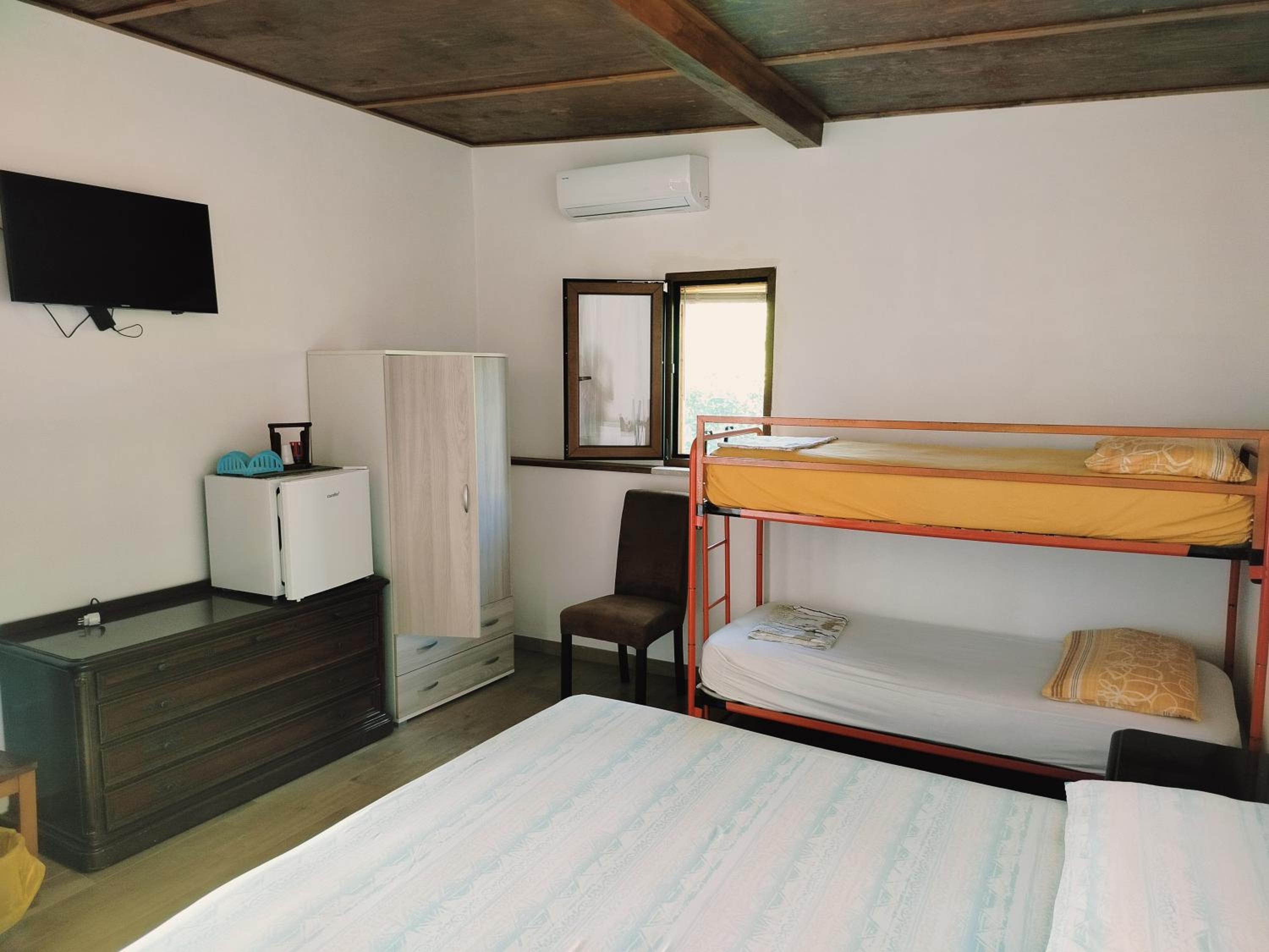 Triple Room With Shower photo 3