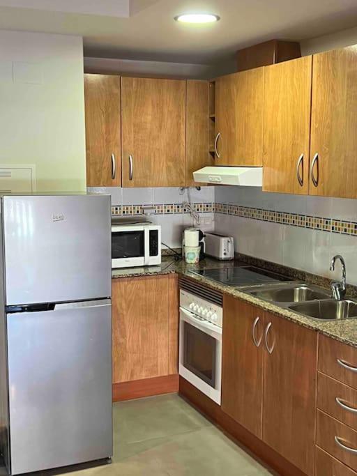 One-Bedroom Apartment with Sea View and Balcony photo 3