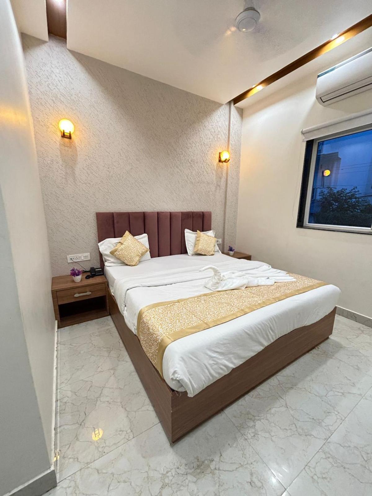 Deluxe Room - Photo 9