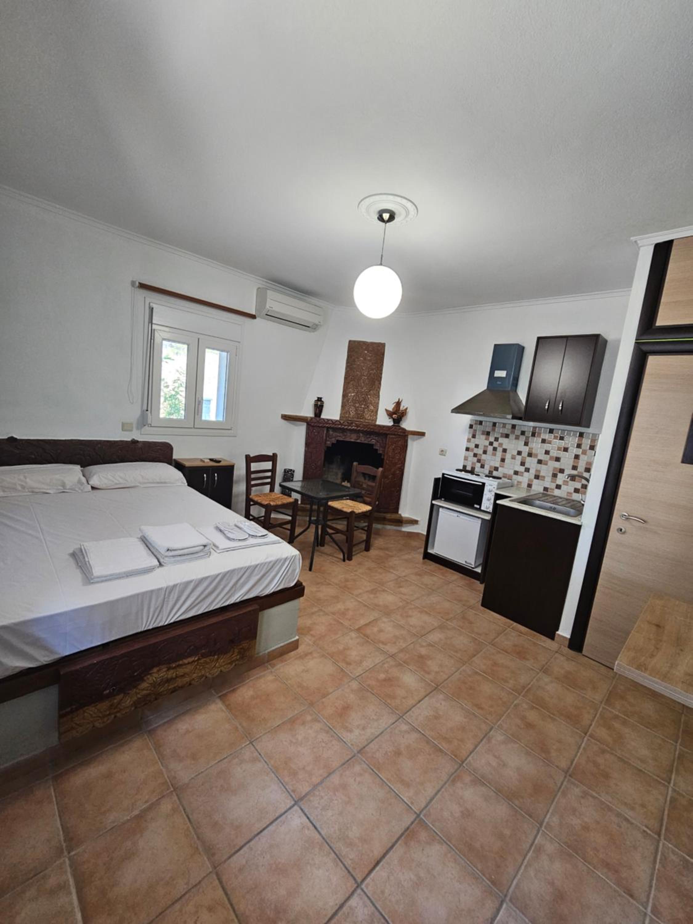 One-Bedroom House photo 1