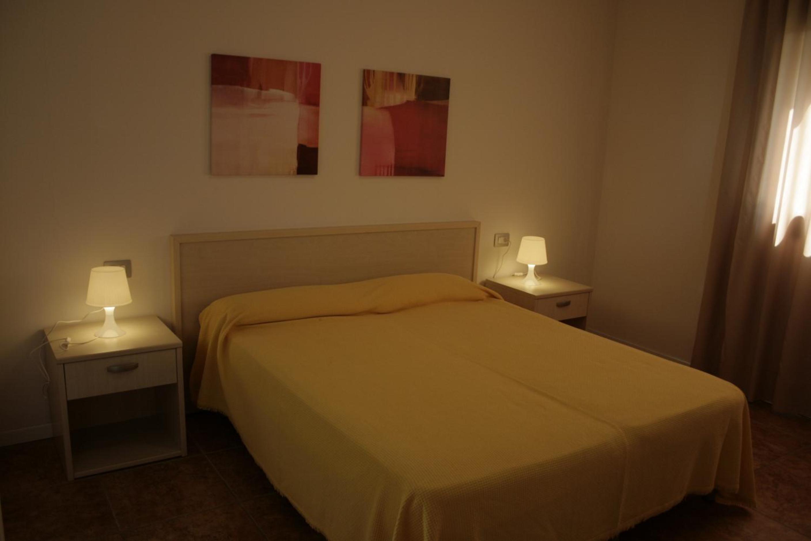 One-Bedroom Apartment - Photo 1