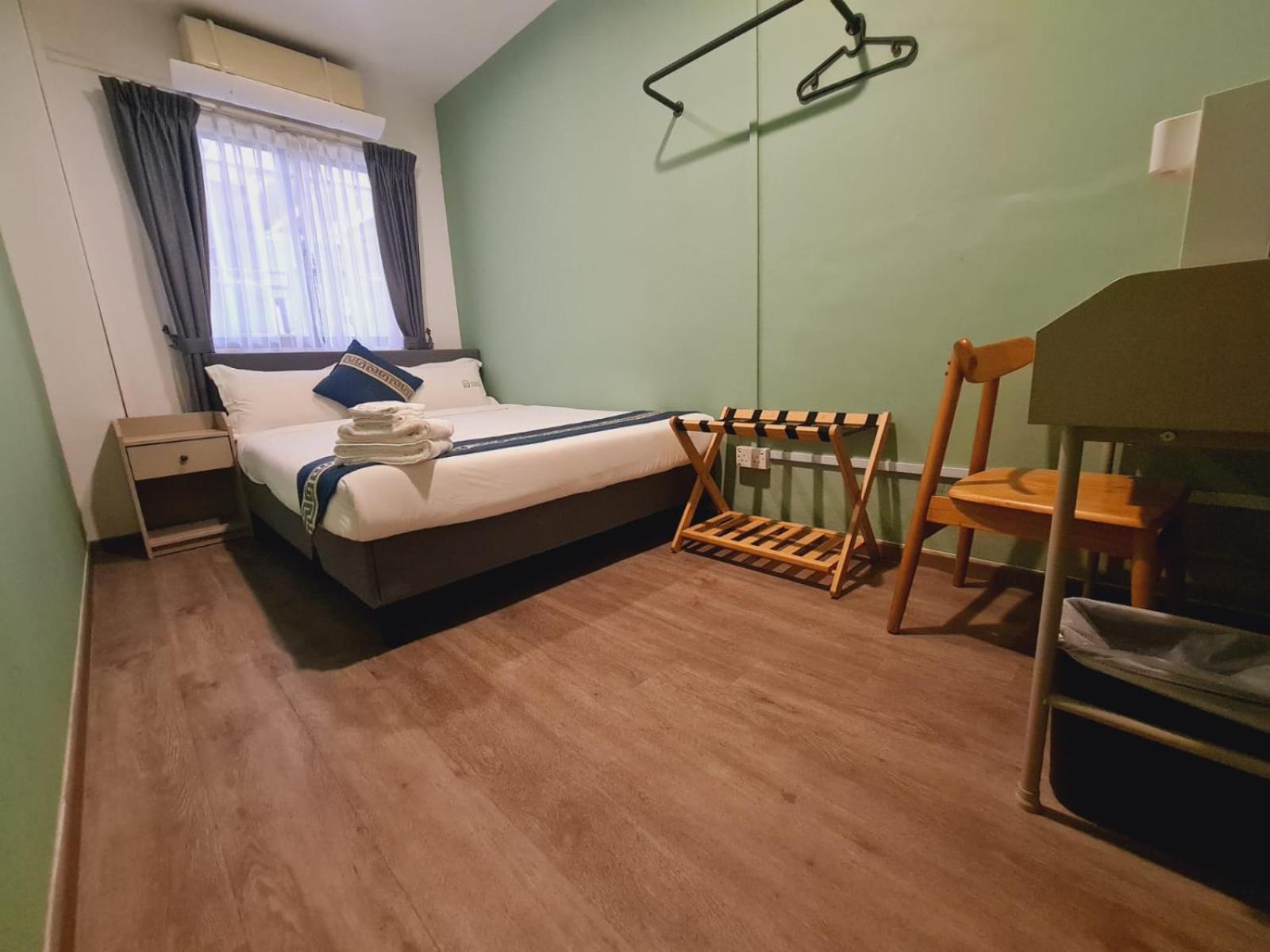 Double Room with Common Bathroom photo 3