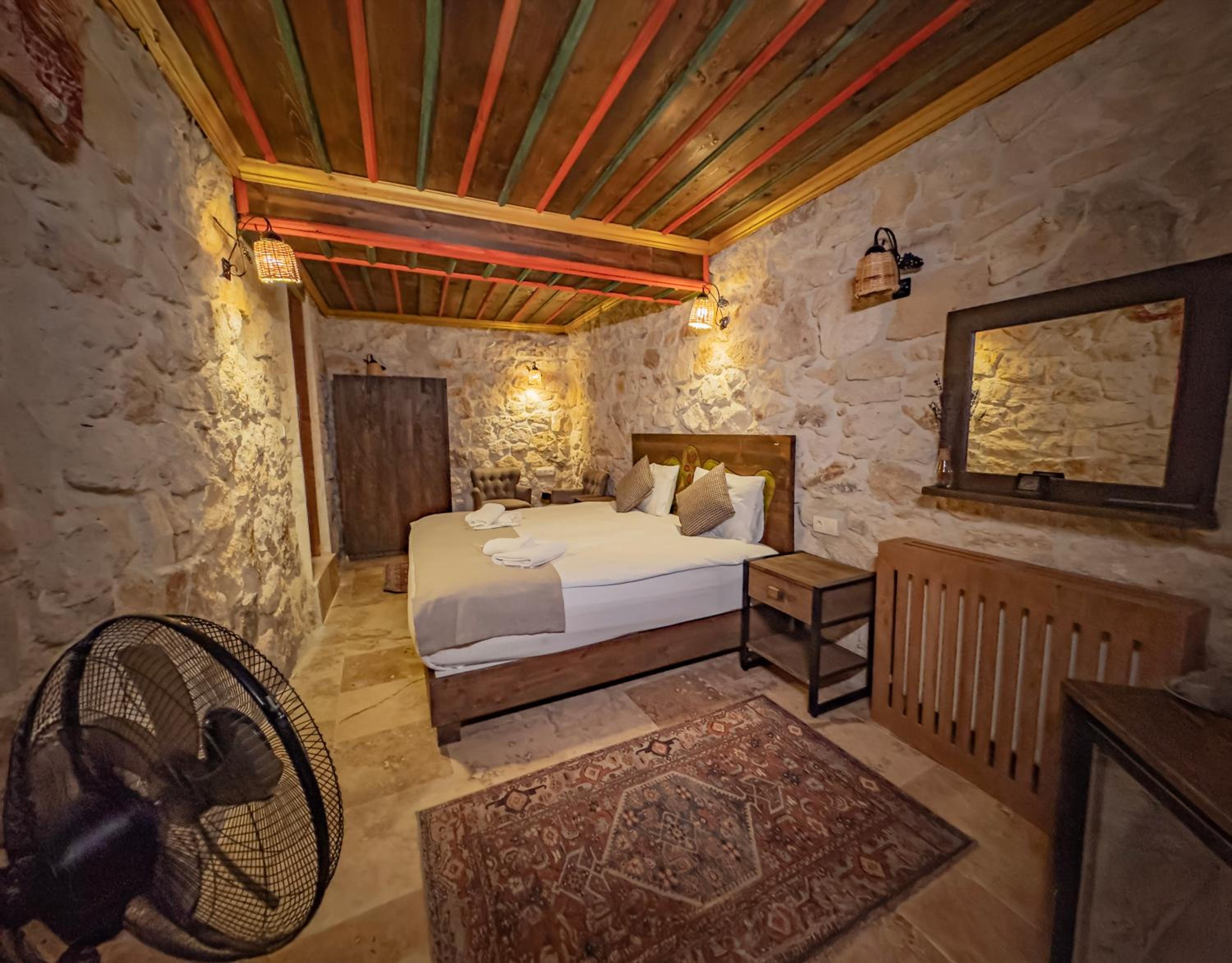 Deluxe King Room - Photo 1