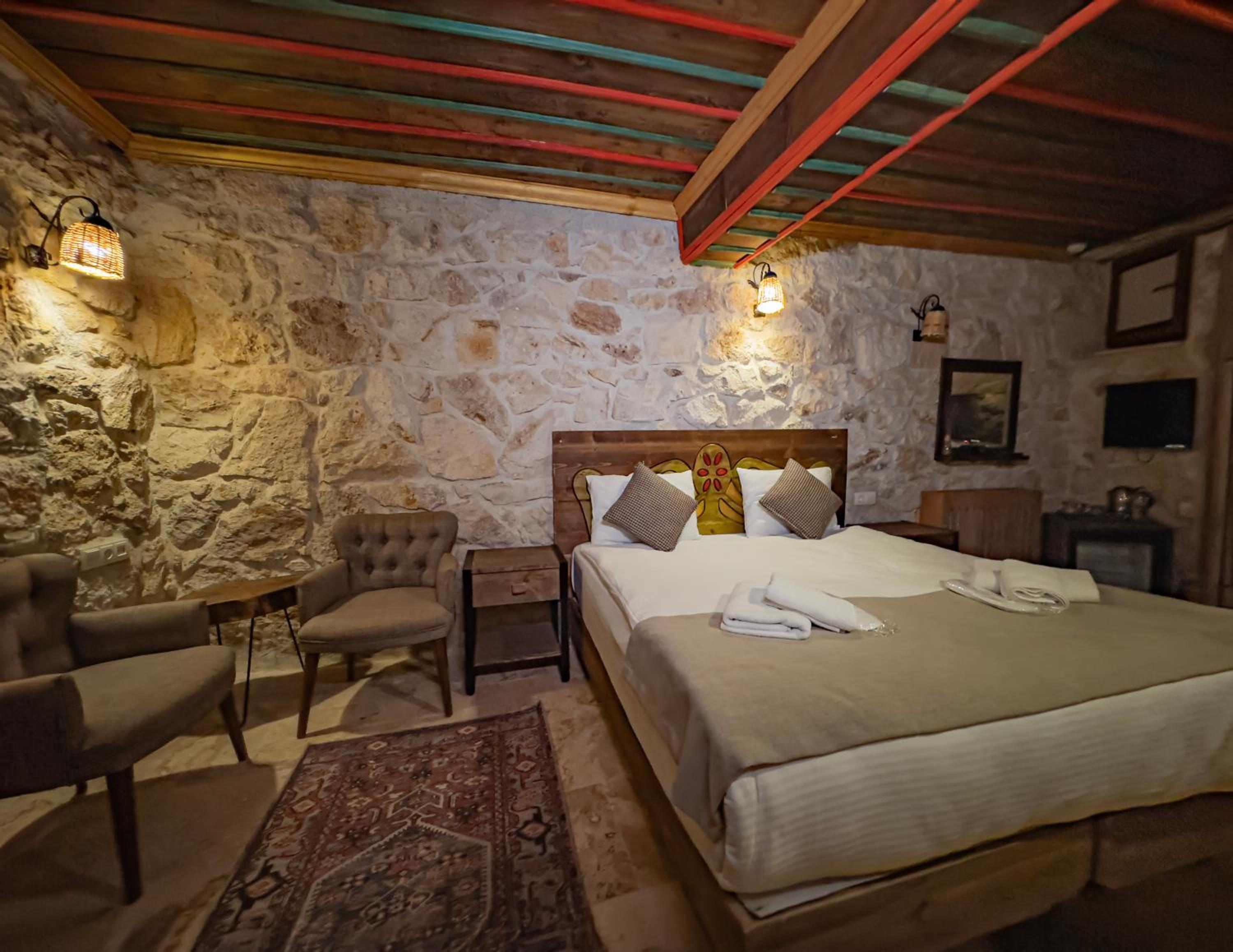 Deluxe King Room - Photo 5