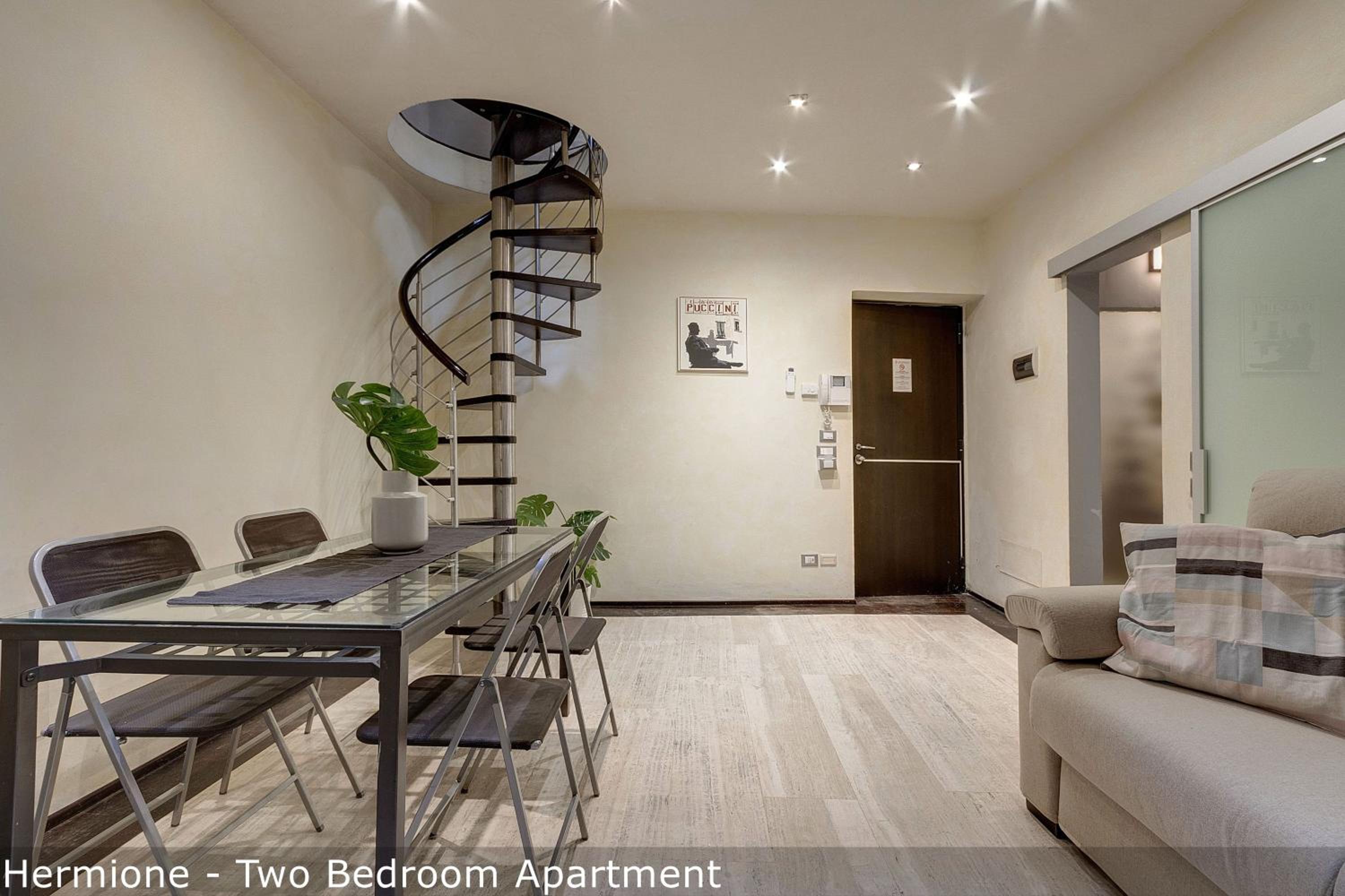 Apartment photo 2