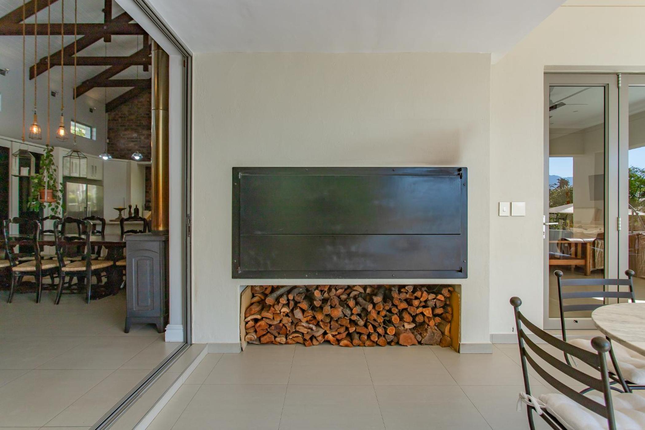Three-Bedroom Vacation Home photo 2