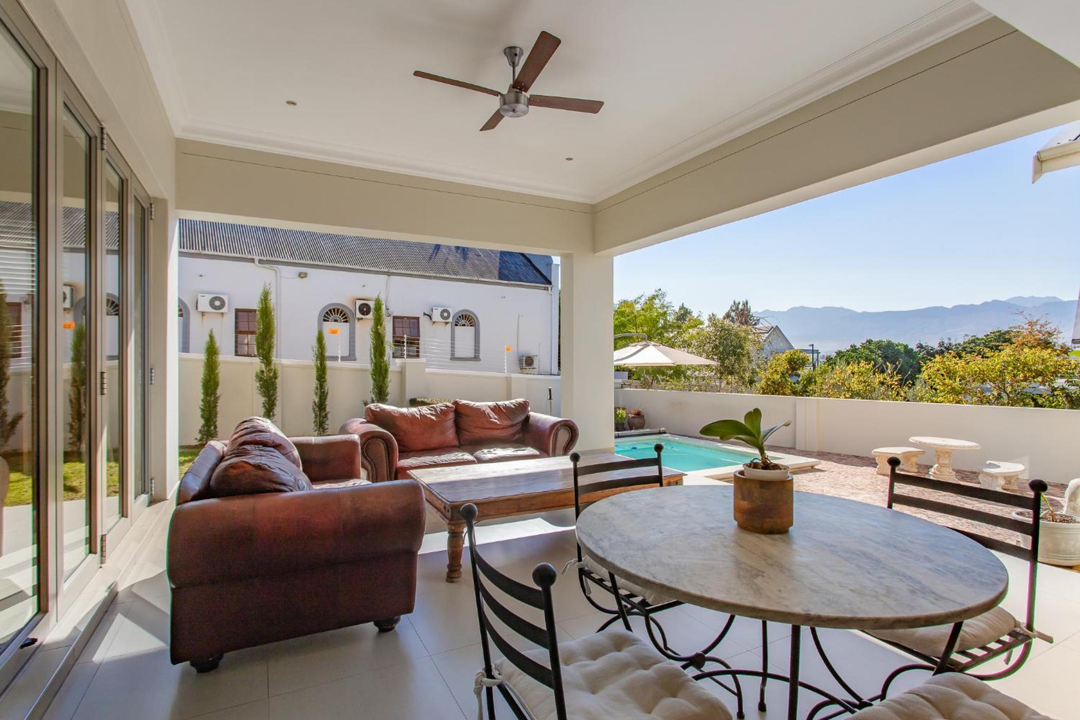 Three-Bedroom Vacation Home  photo 3