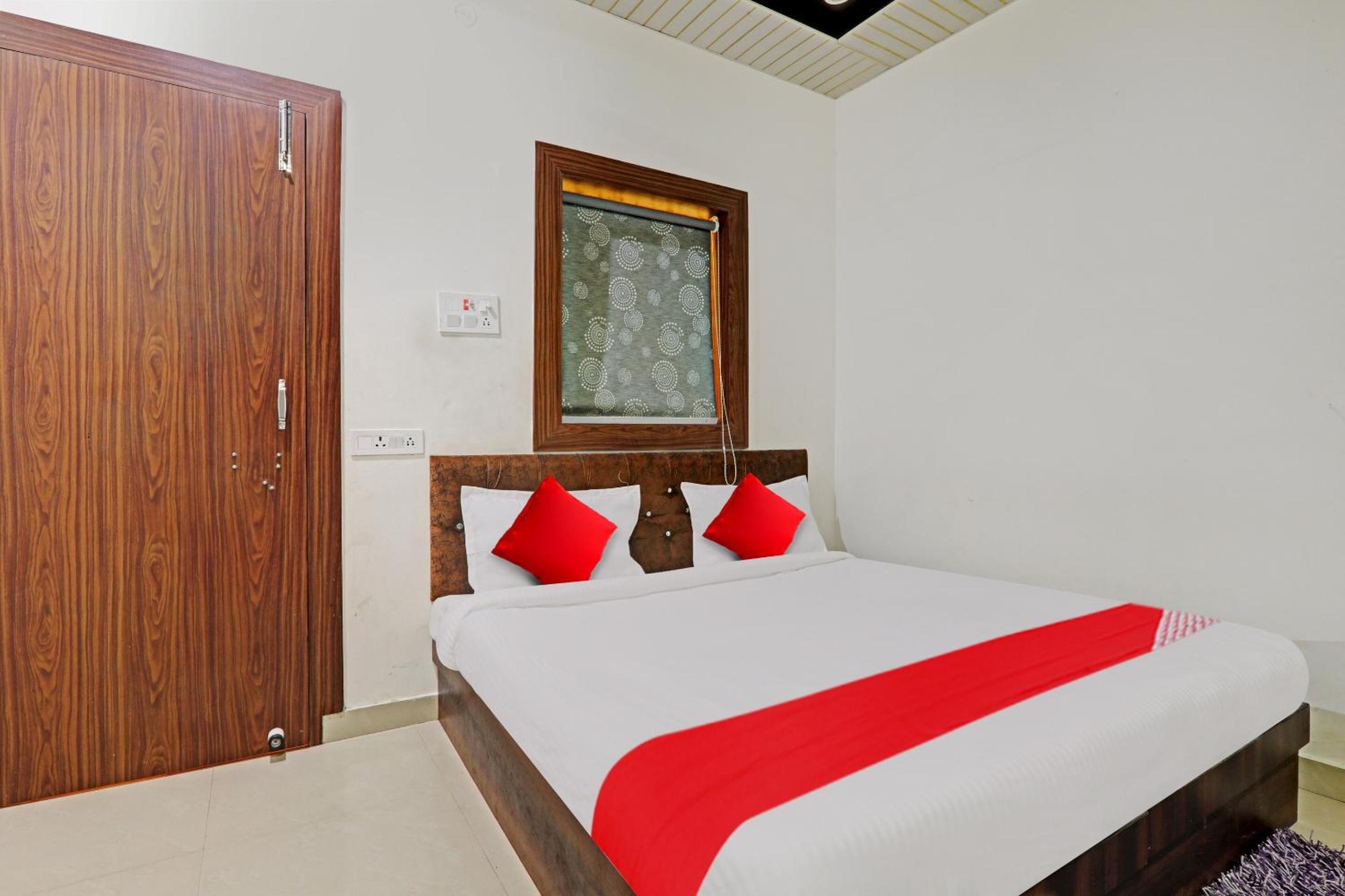 Deluxe Triple Room photo 2