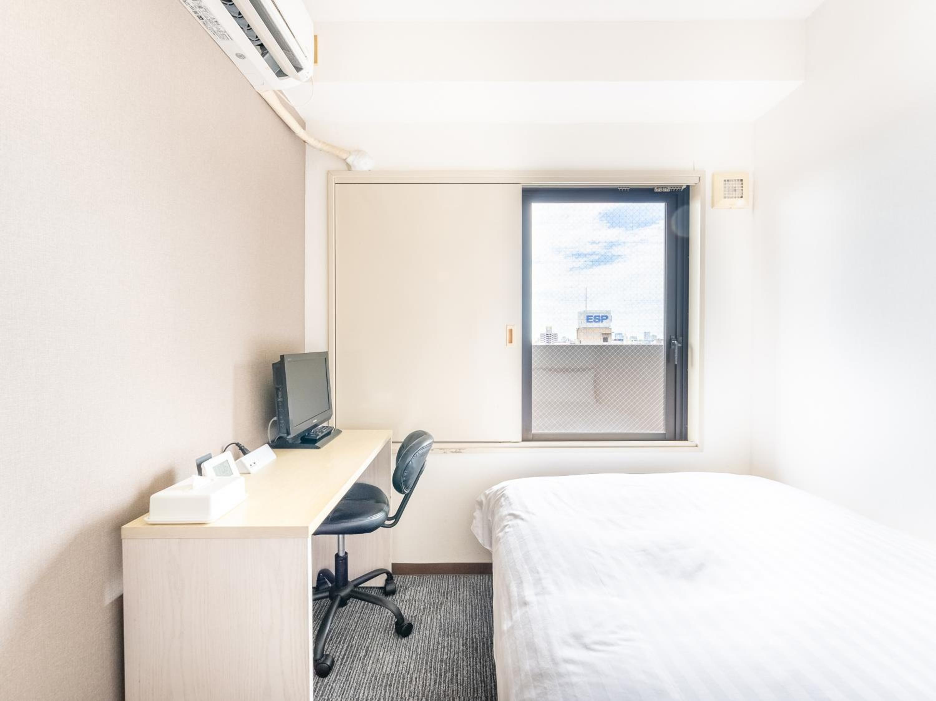 Double Room with Small Double Bed - Non-Smoking photo 2