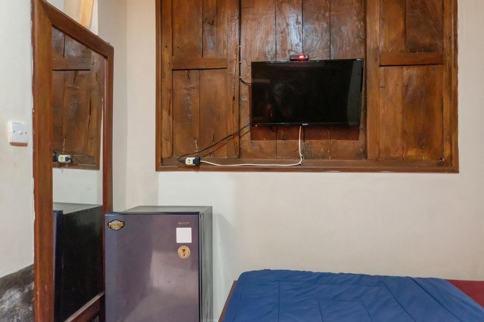Budget Double Room - Photo 8