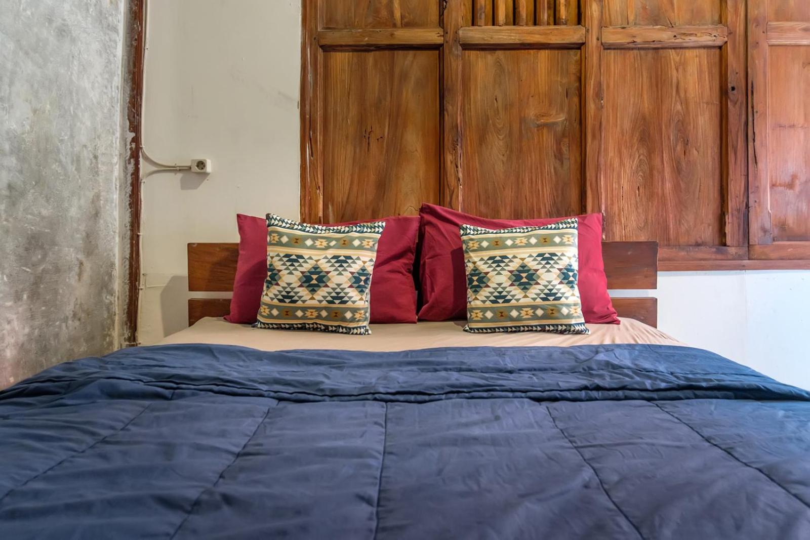 Budget Double Room - Photo 5