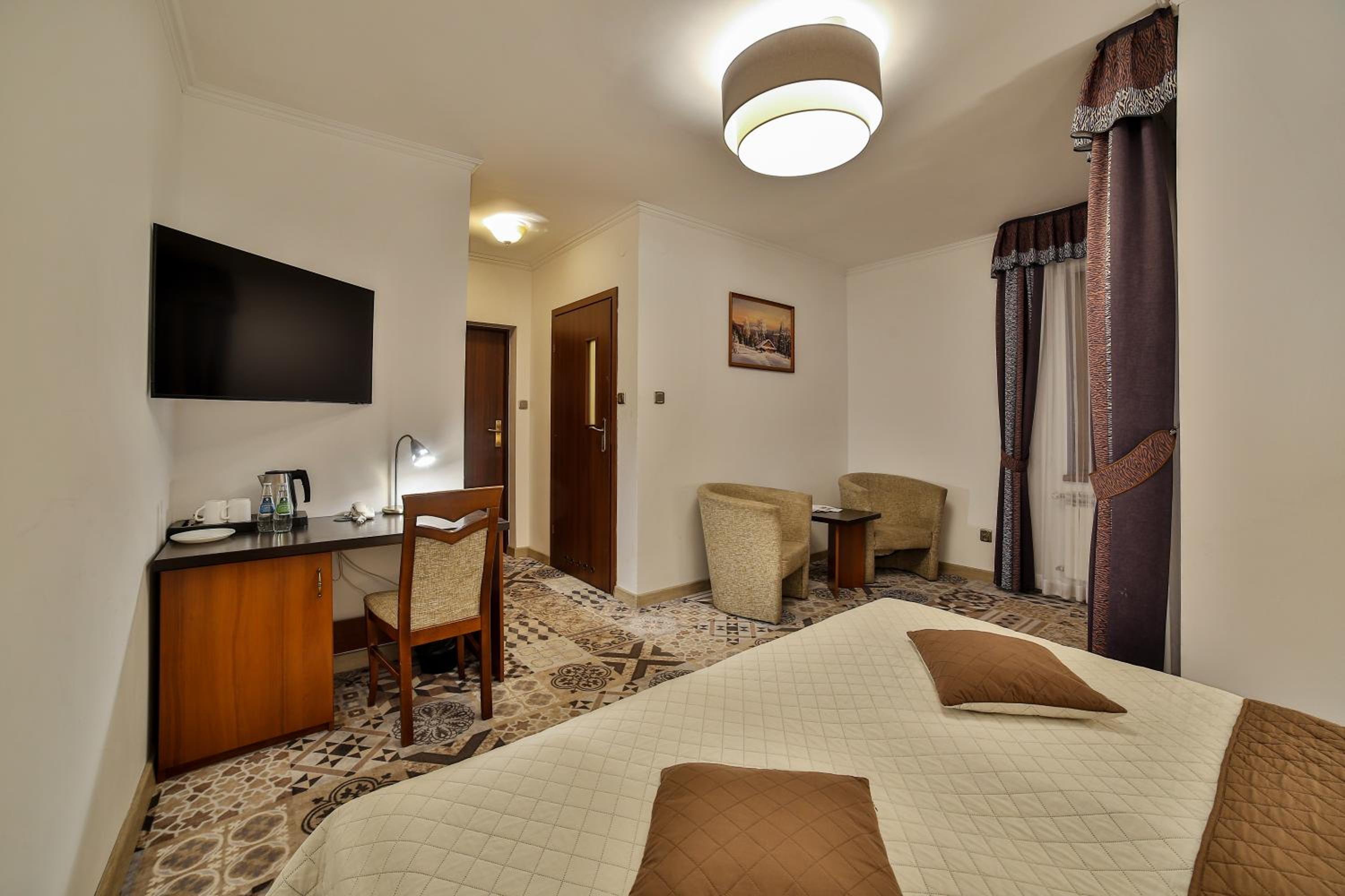 Double Room with Extra Bed photo 1