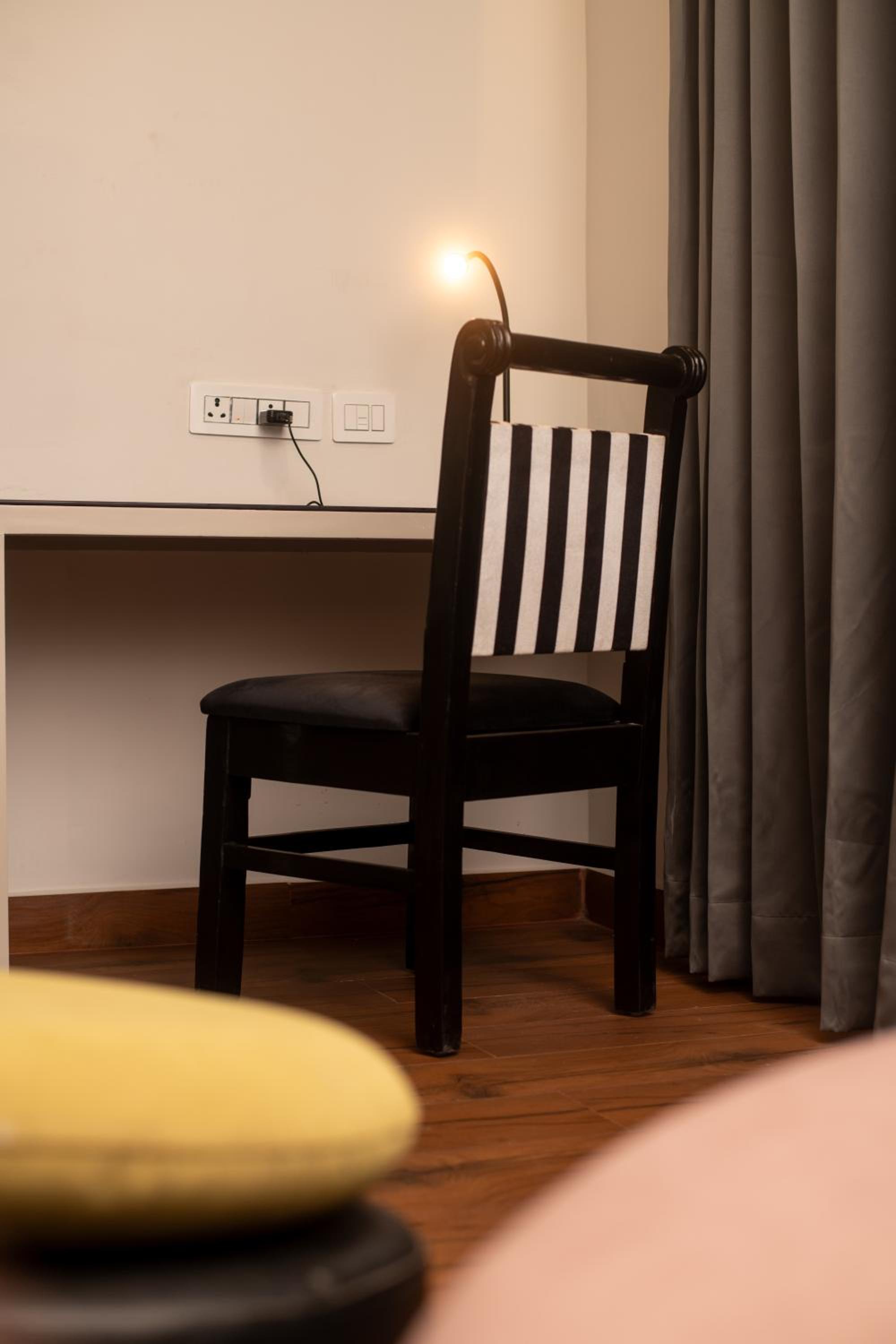 Superior King Room - Photo 9