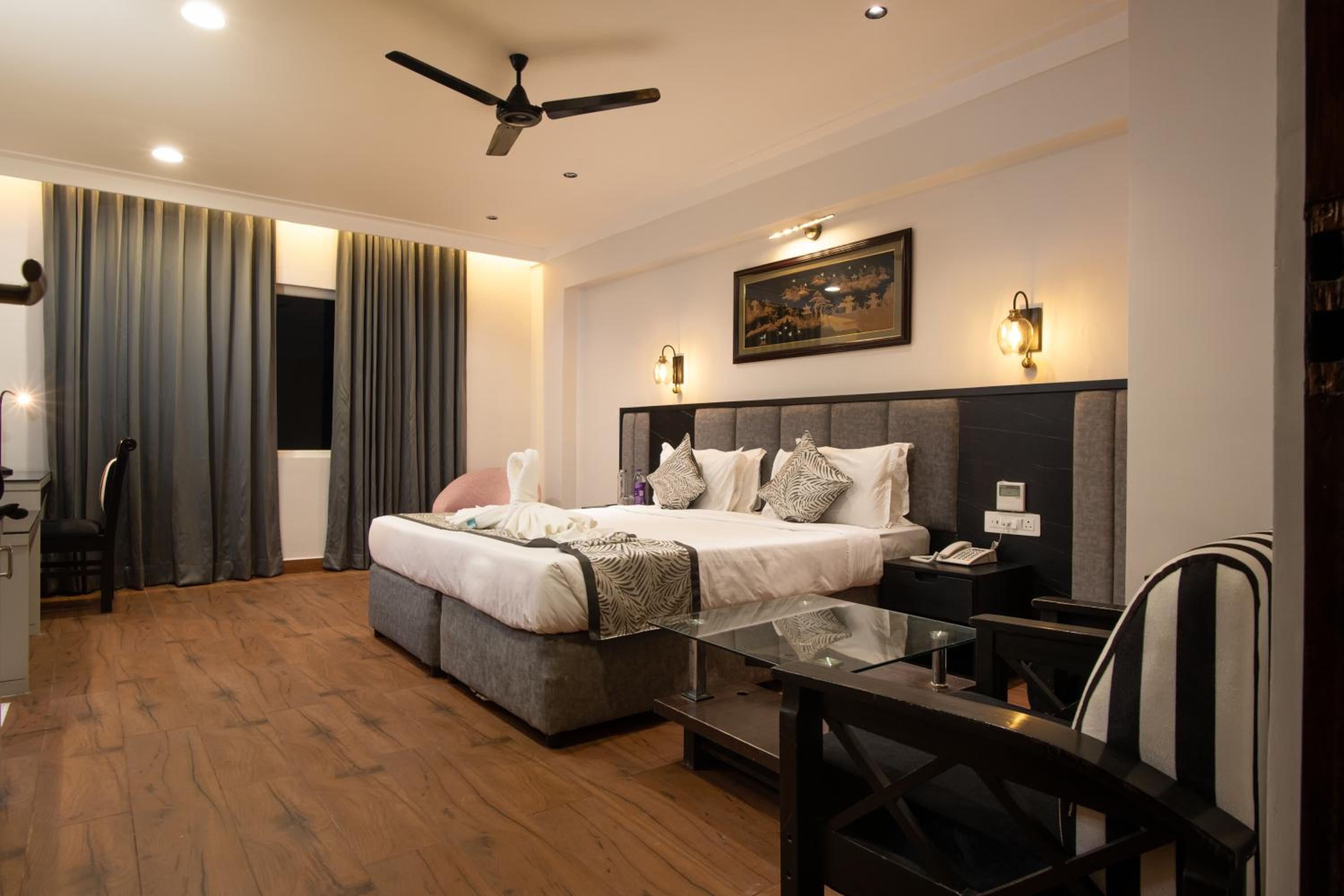 Superior King Room - Photo 10