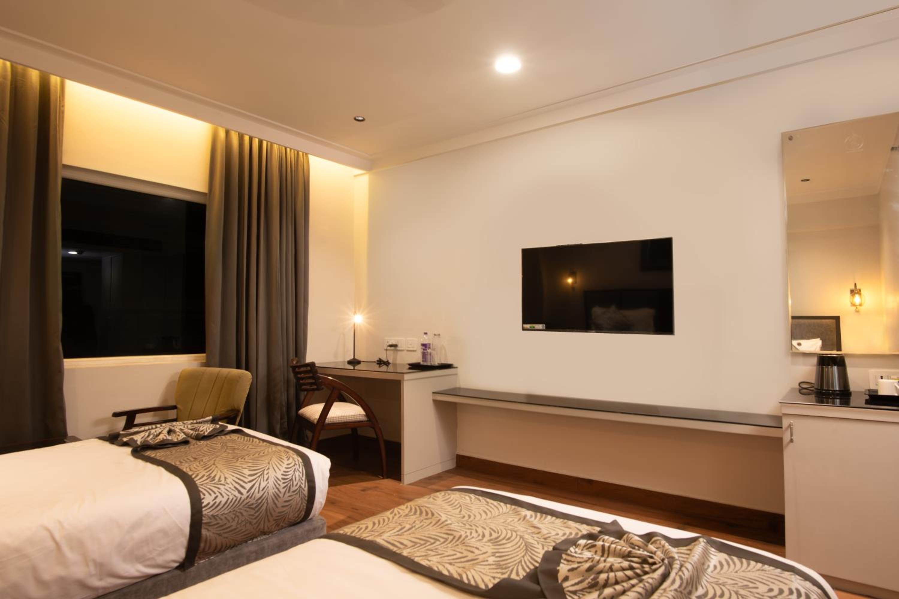 Deluxe Twin Room - Photo 5