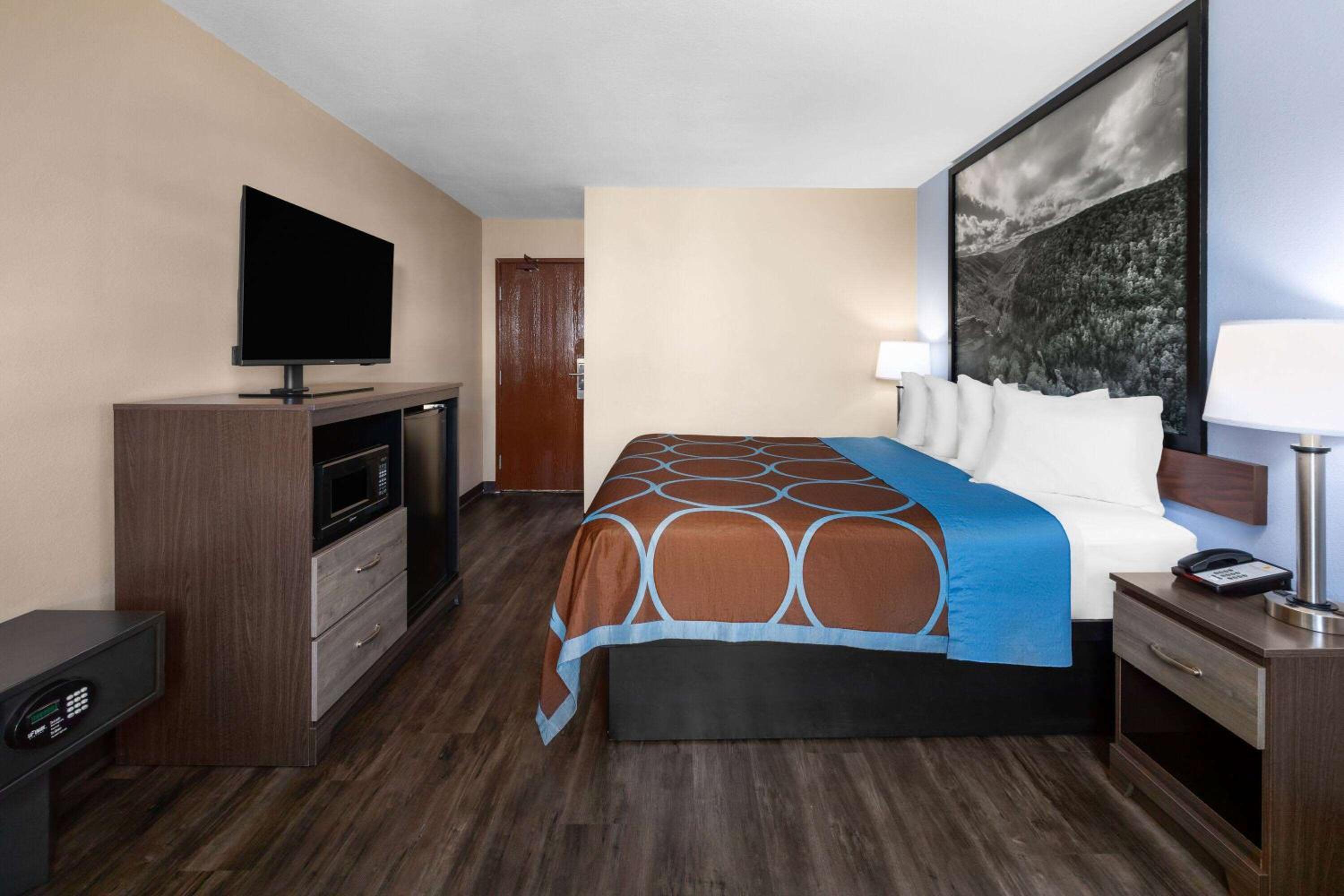 King Room - Non-Smoking photo 1