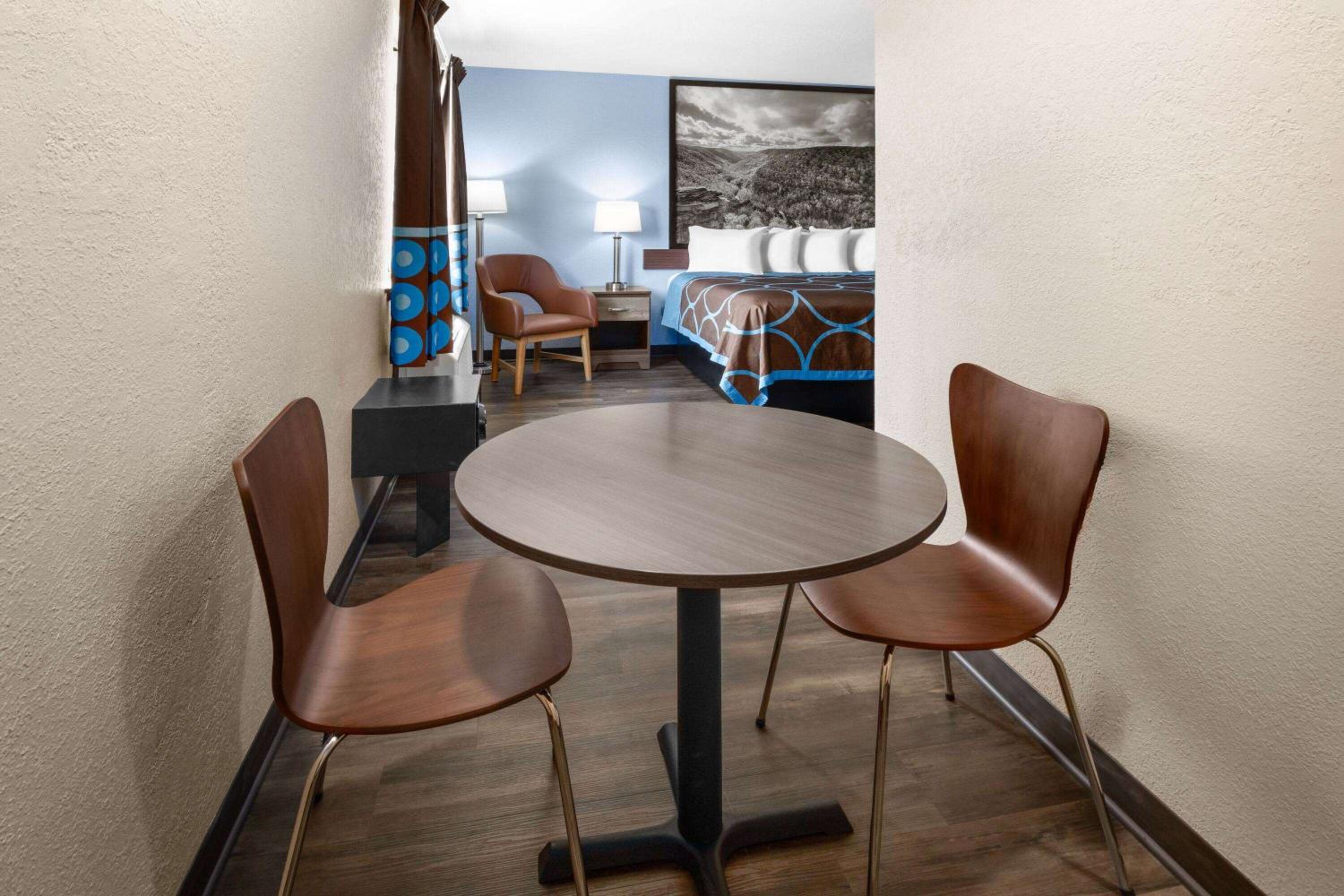 Business King Room - Non-Smoking photo 2