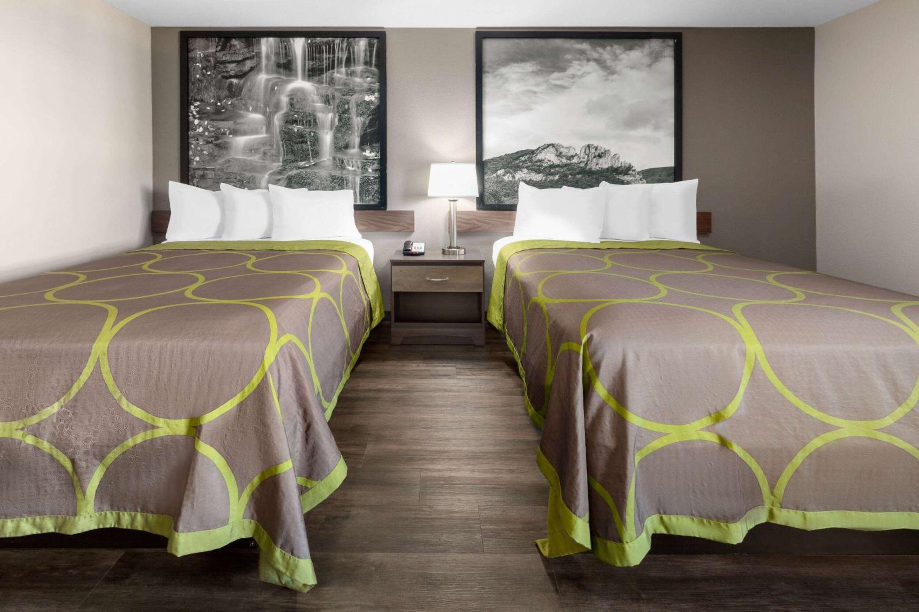 2 Double Beds, Business Room, Non-Smoking photo 1