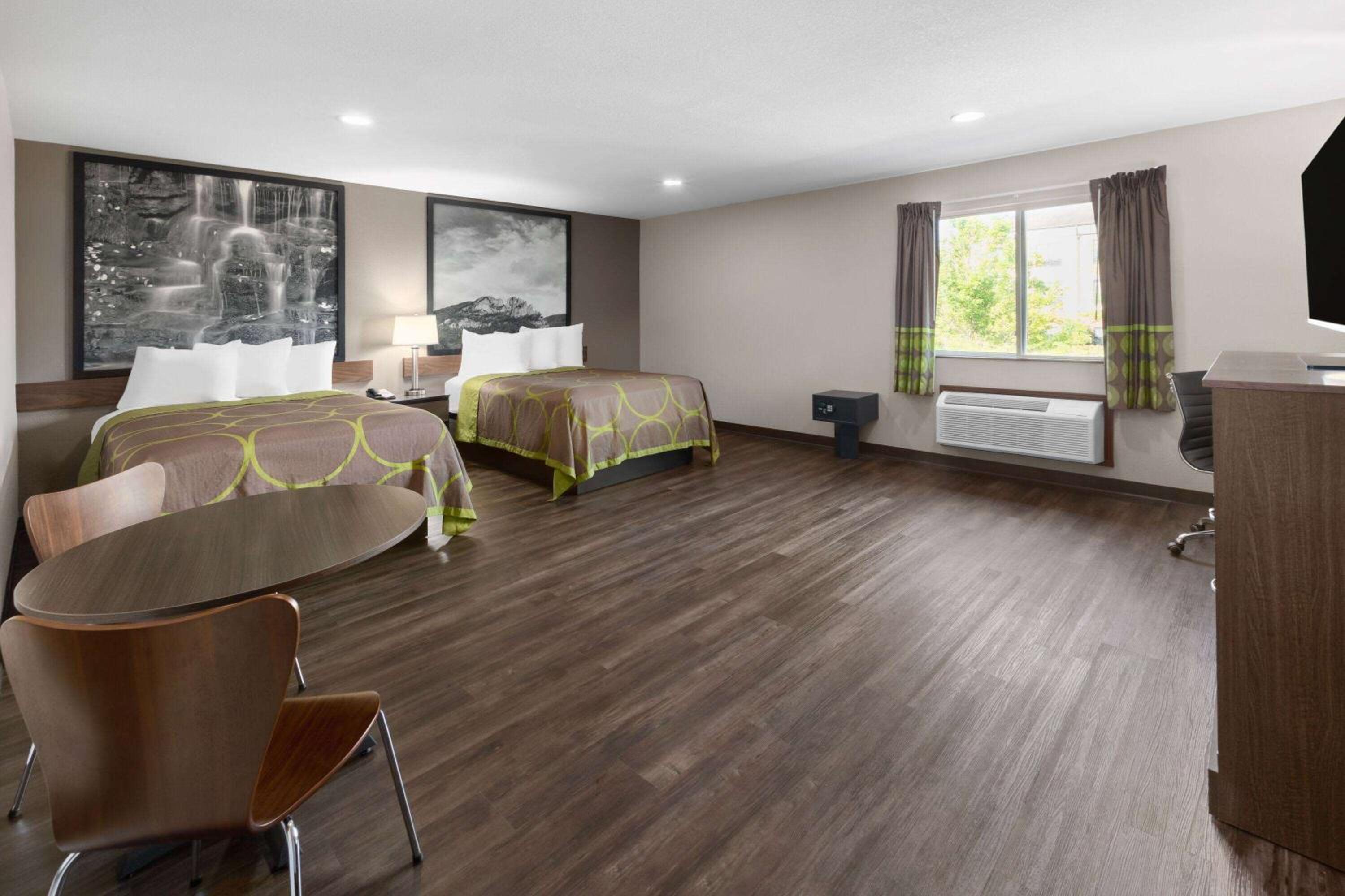 2 Double Beds, Business Room, Non-Smoking photo 3