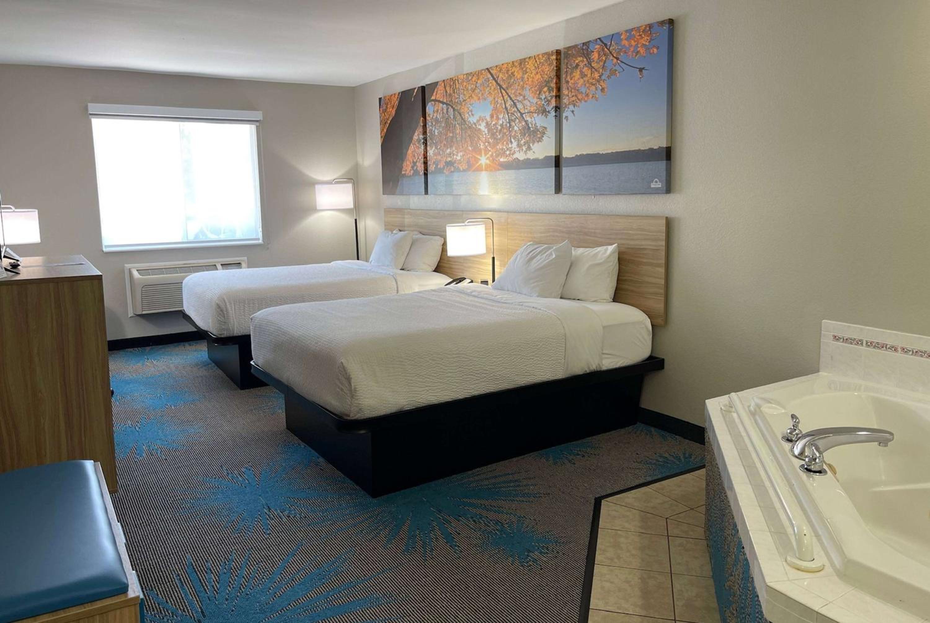 Suite with Two Queen Beds - Mobility Access/Non-Smoking - Photo 1