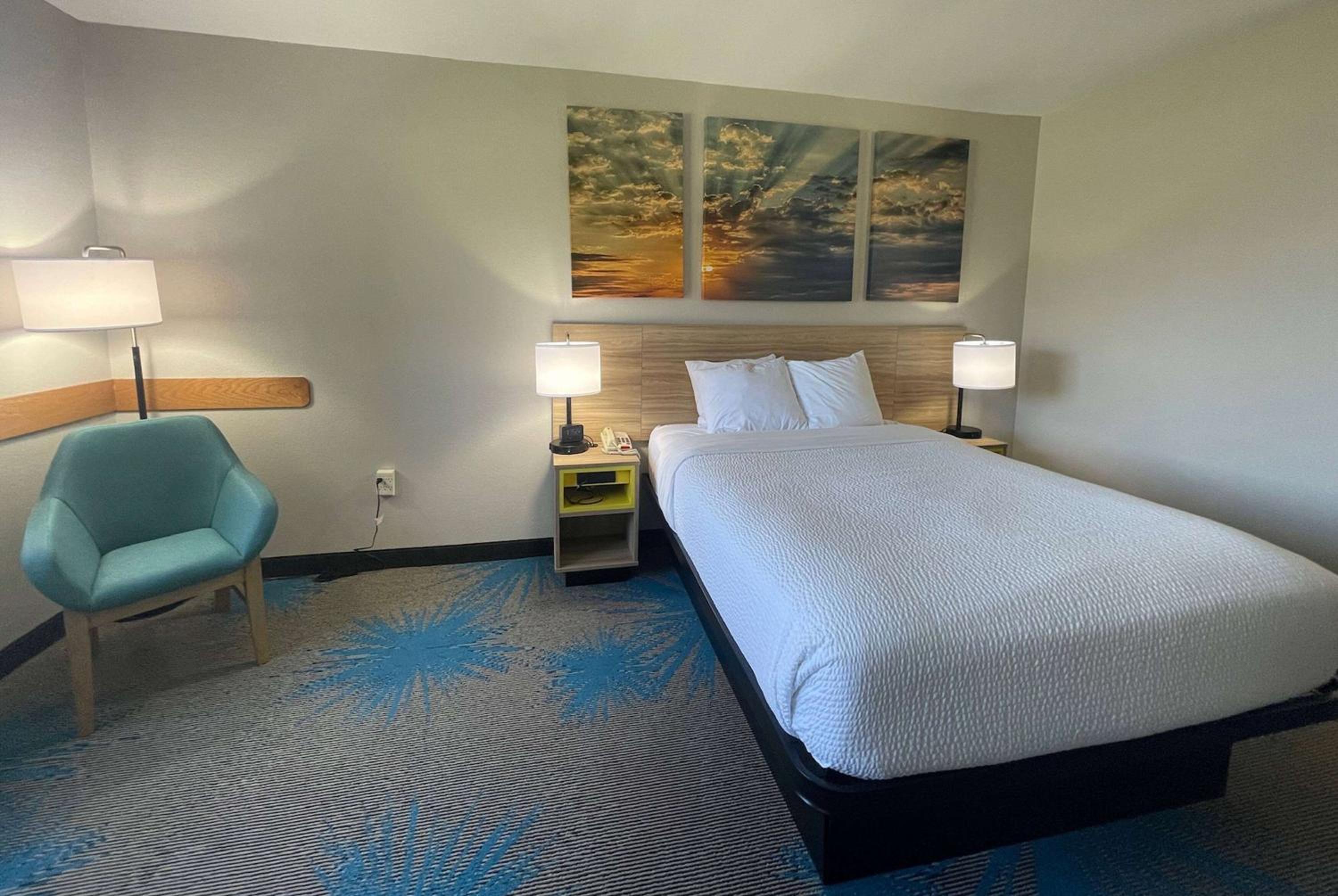 Business King Room - Non-Smoking - Photo 1
