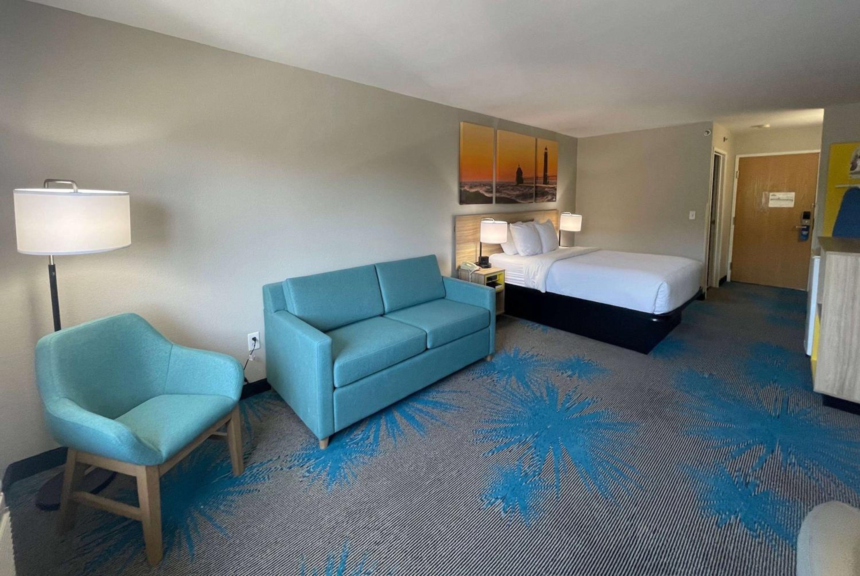 Business Queen Suite - Non-Smoking - Photo 1