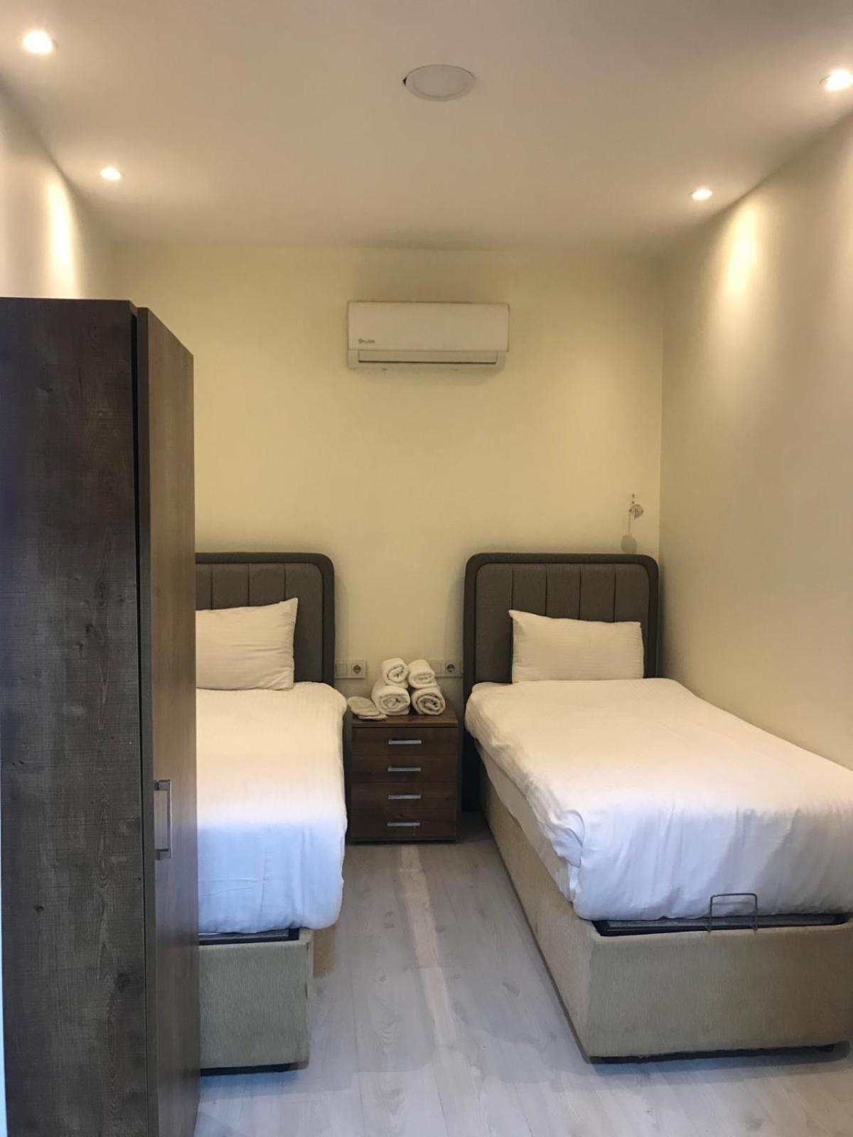 Economy Twin Room photo 1