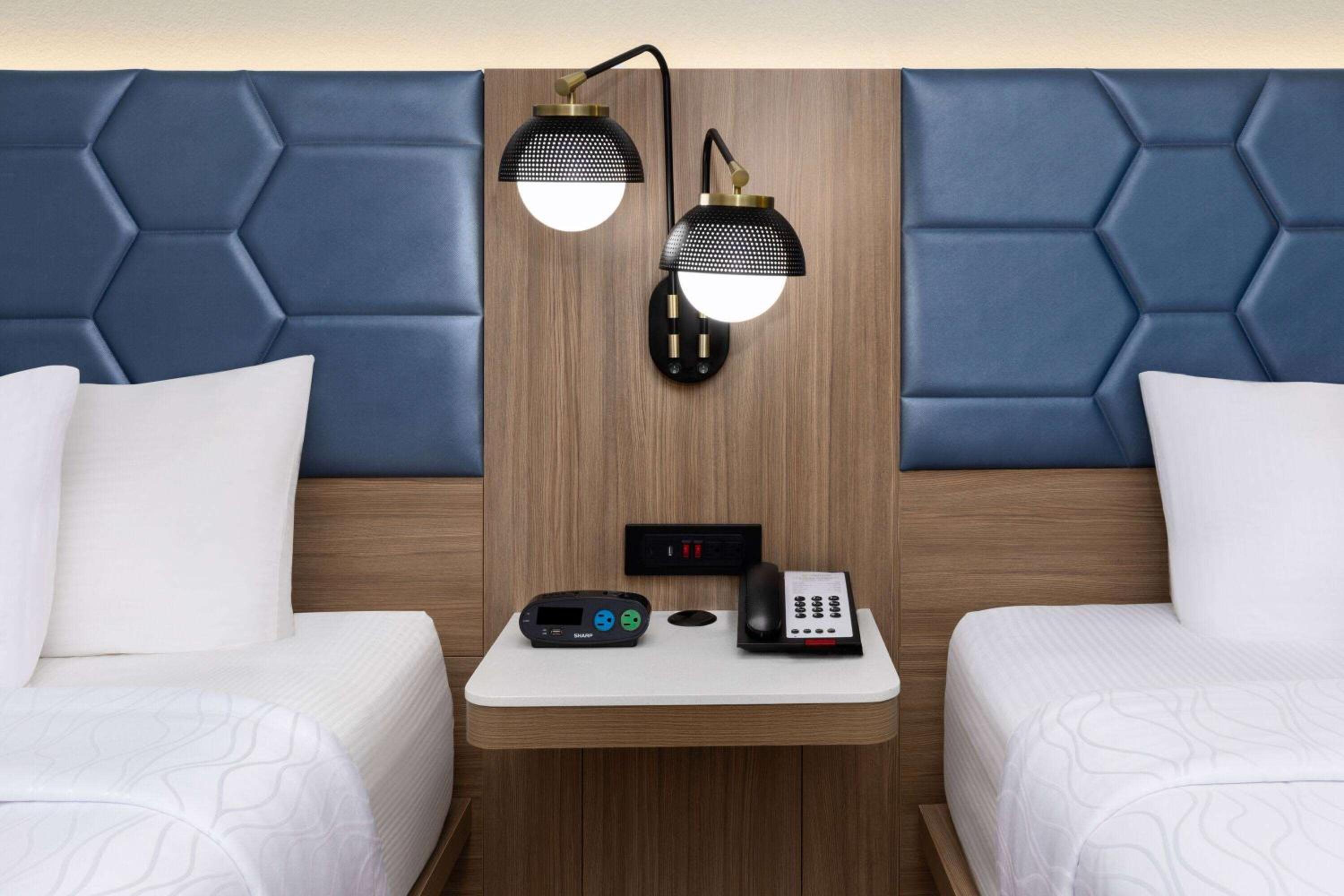 Deluxe Queen Room with Two Queen Beds - Photo 2