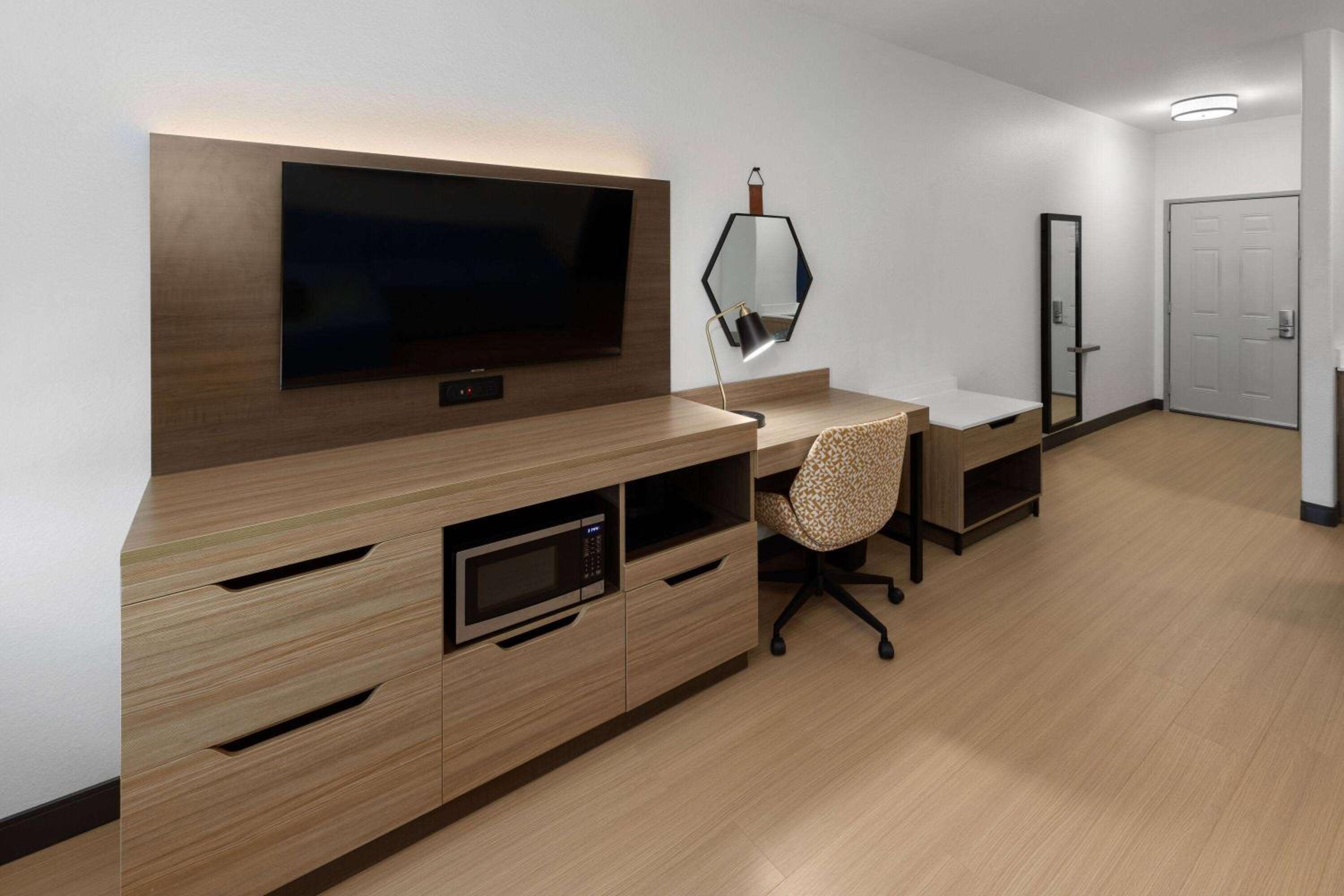 Deluxe King Room - Photo 5