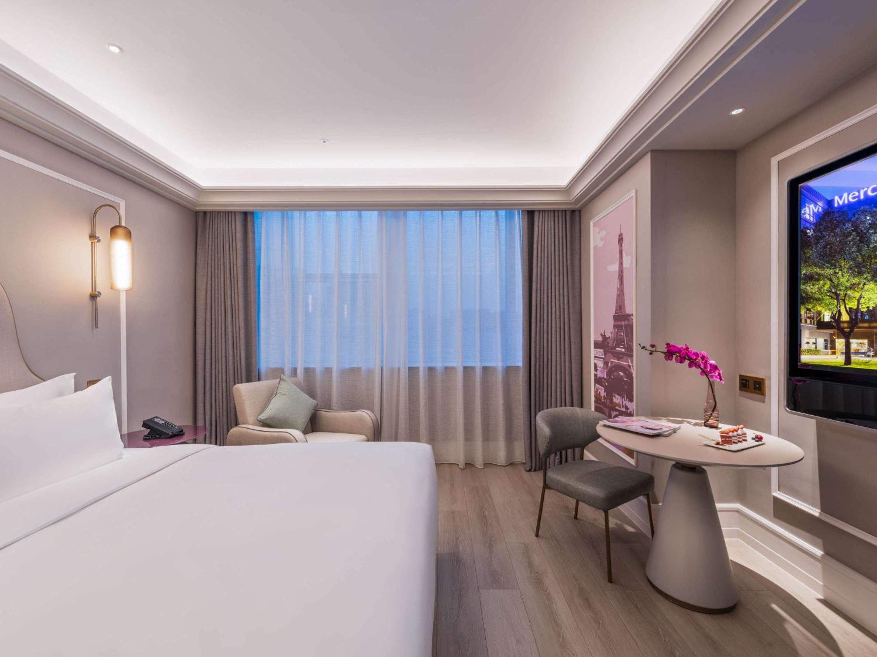 Standard King Room photo 1