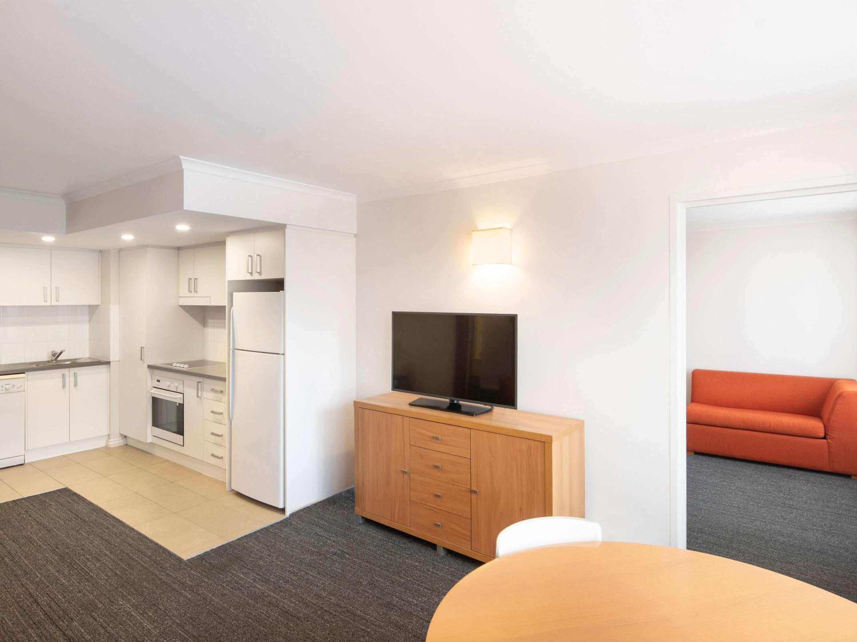 Deluxe Two Bedroom King Suite - Photo 9