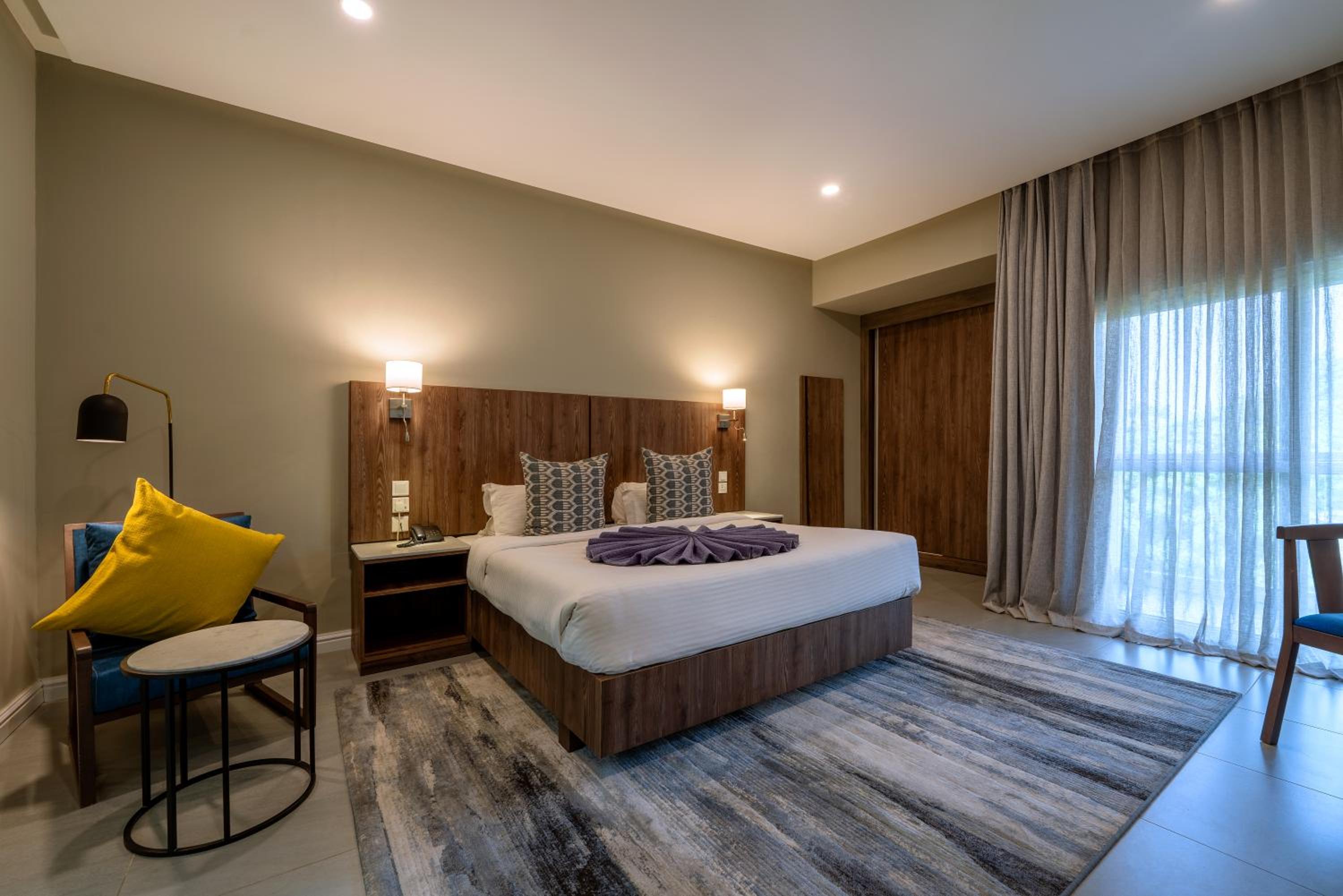 Deluxe Room - Photo 3
