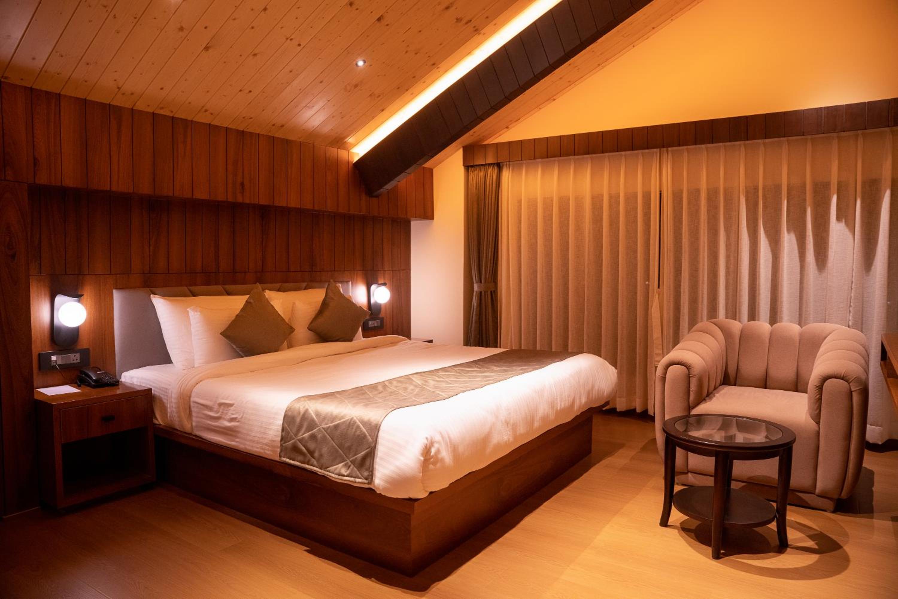 Superior King Room