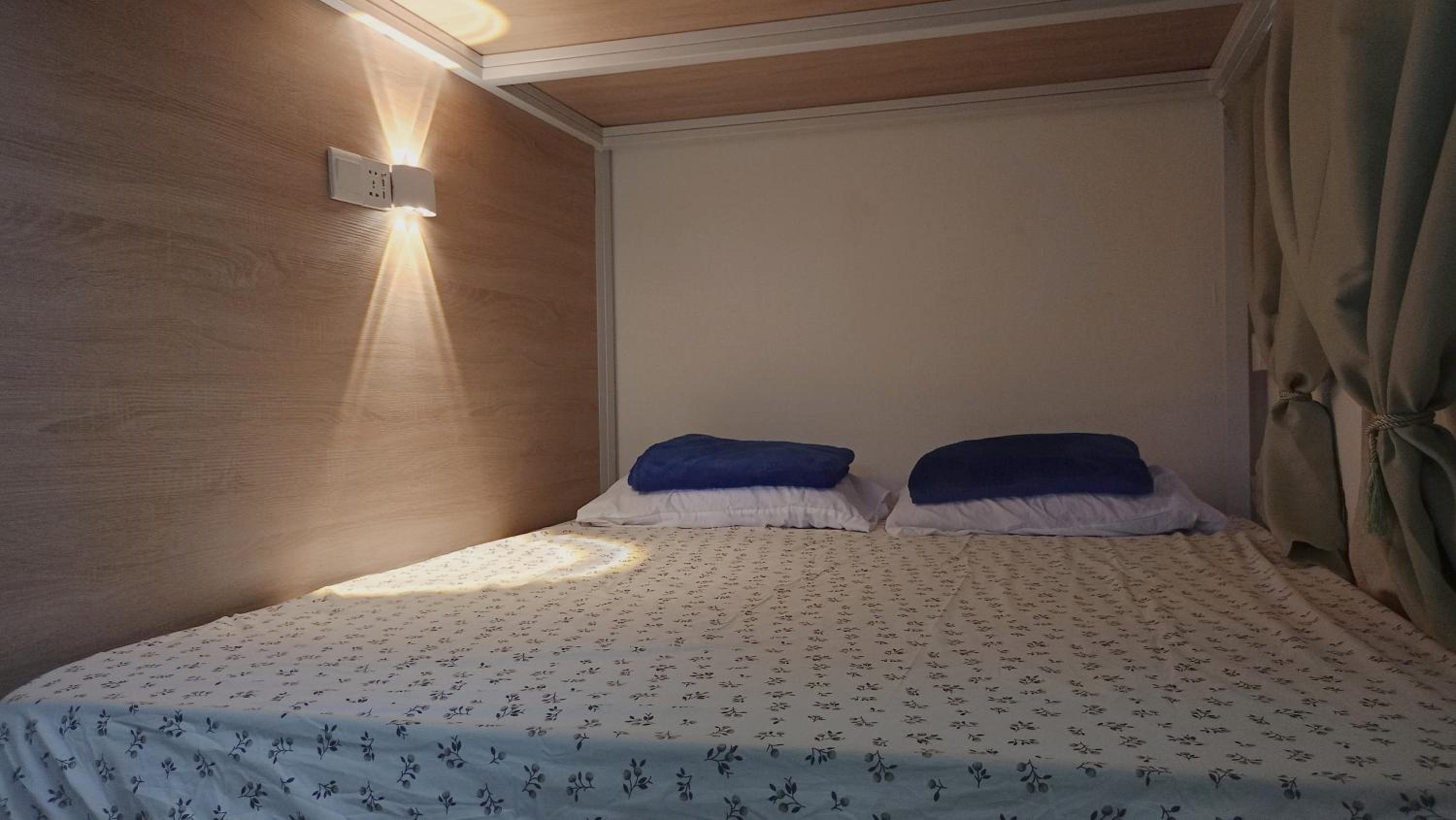 Double Room with Shared Bathroom photo 1