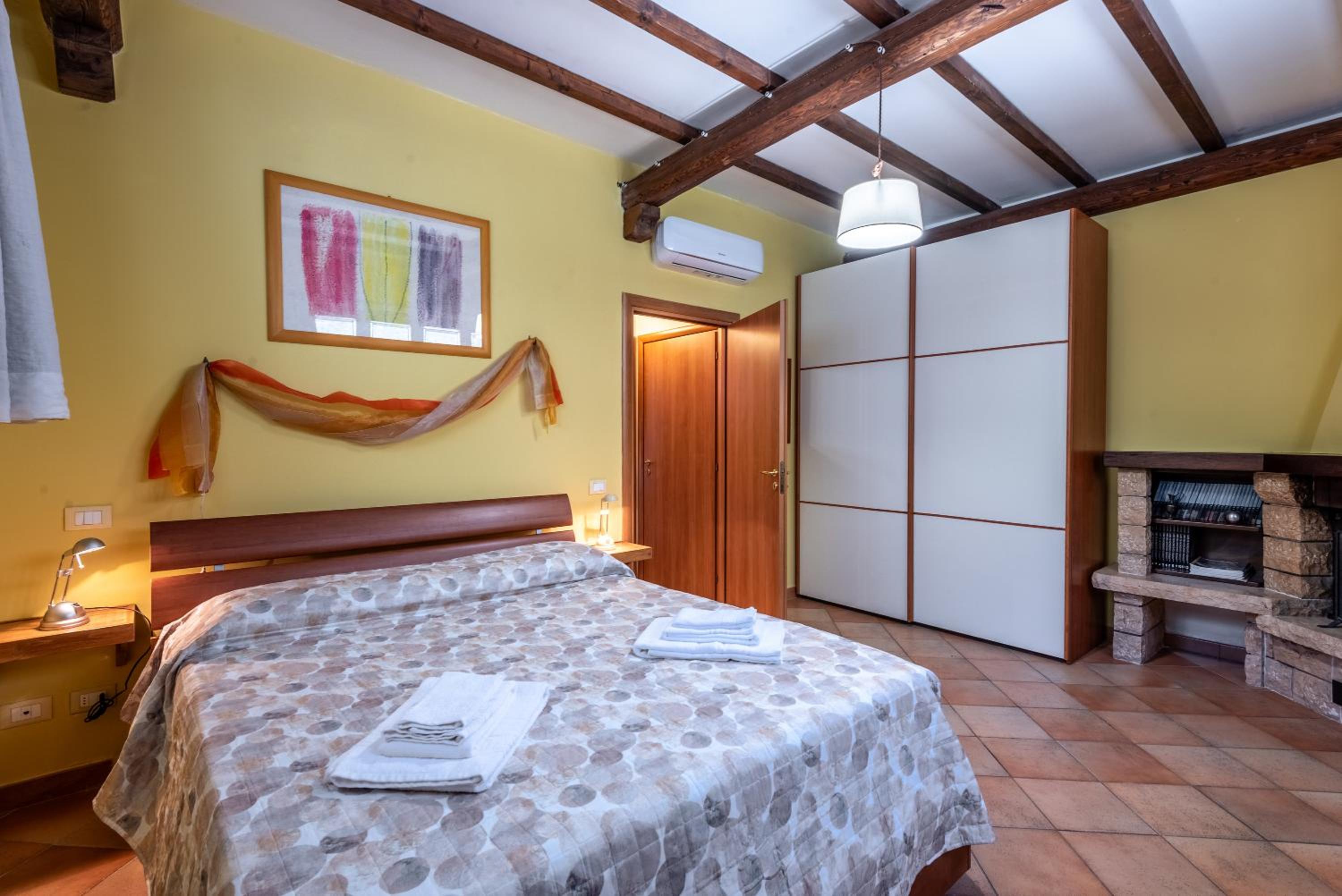 Apartment with Shower