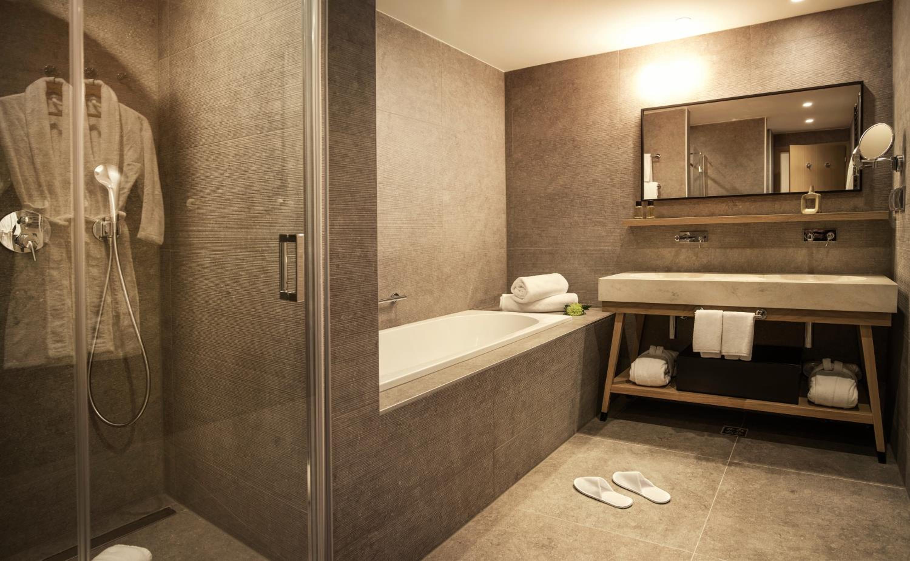 Superior Double Room with Partial Sea View