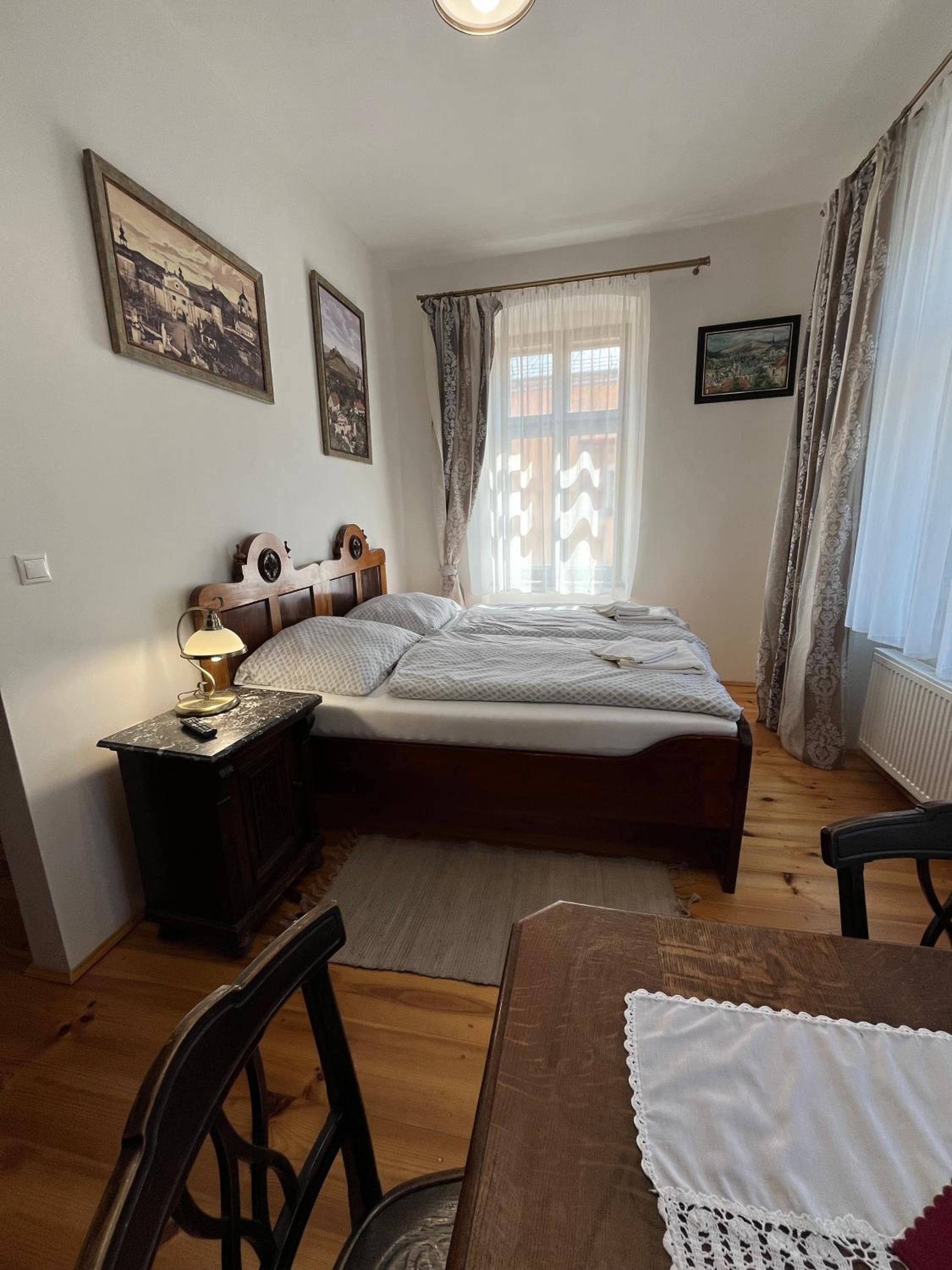 Double Room with Private Bathroom - Photo 6