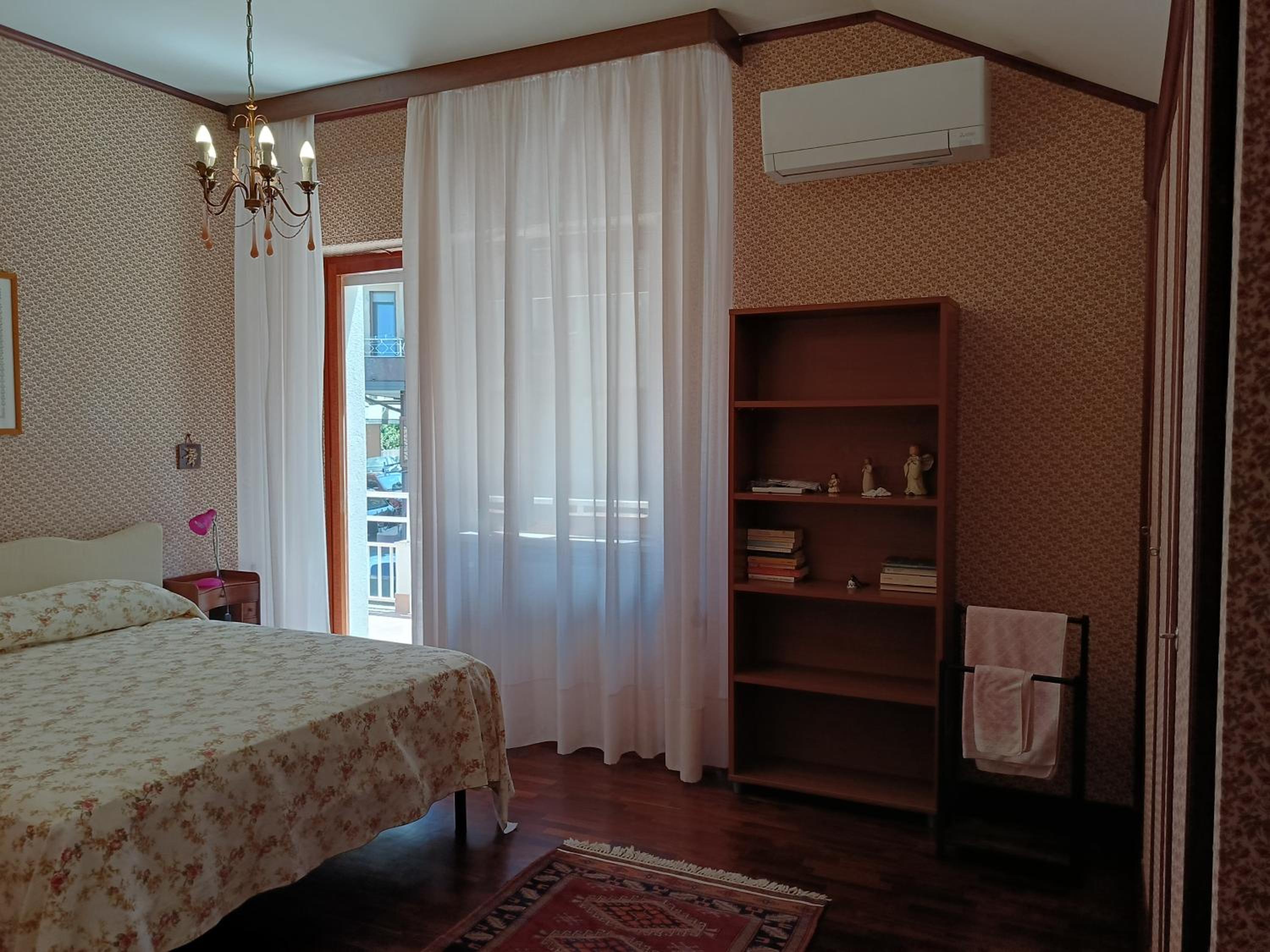 Standard Double Room with Shared Bathroom