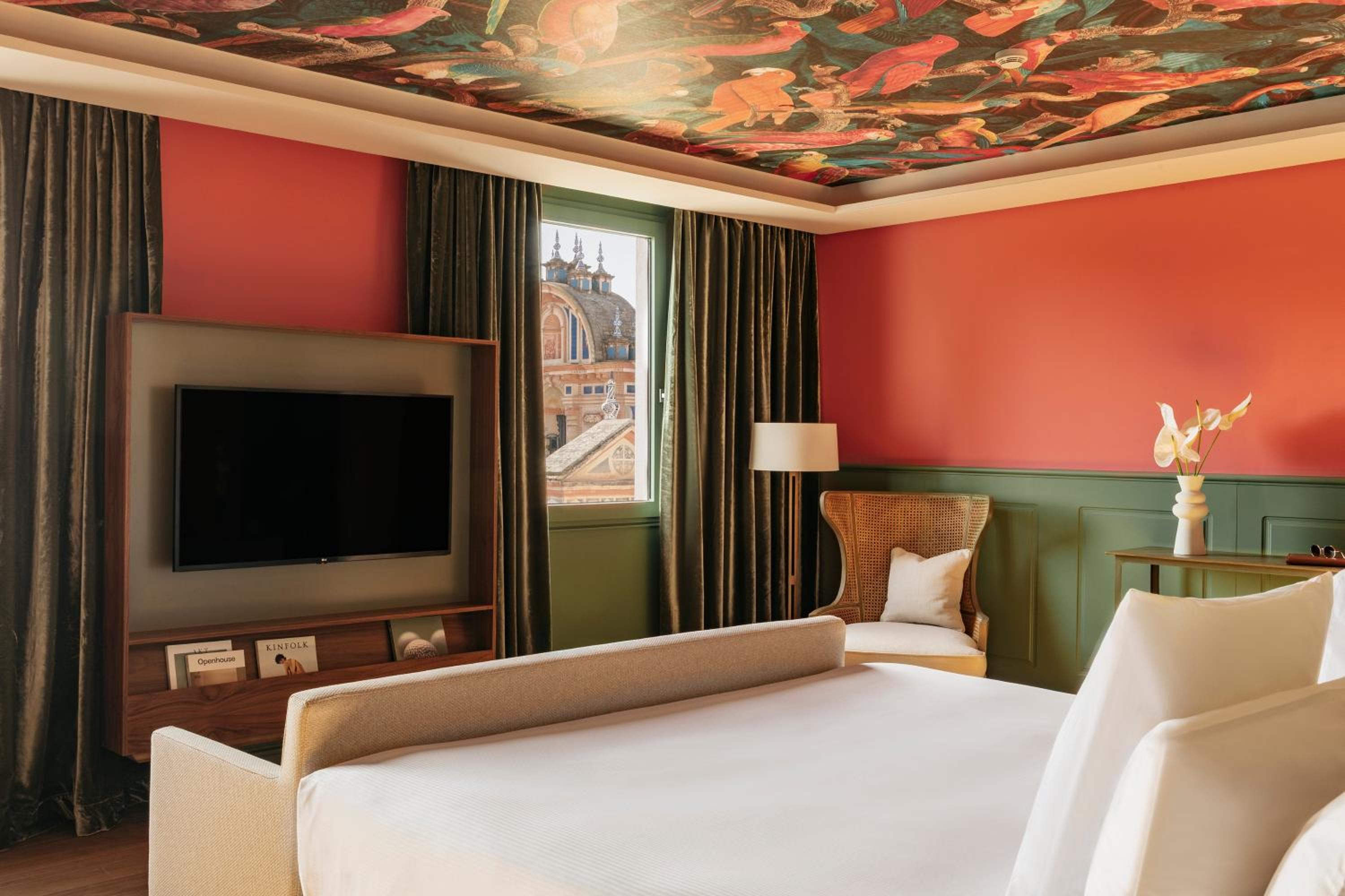 Junior Suite RedLevel Cathedral View photo 3