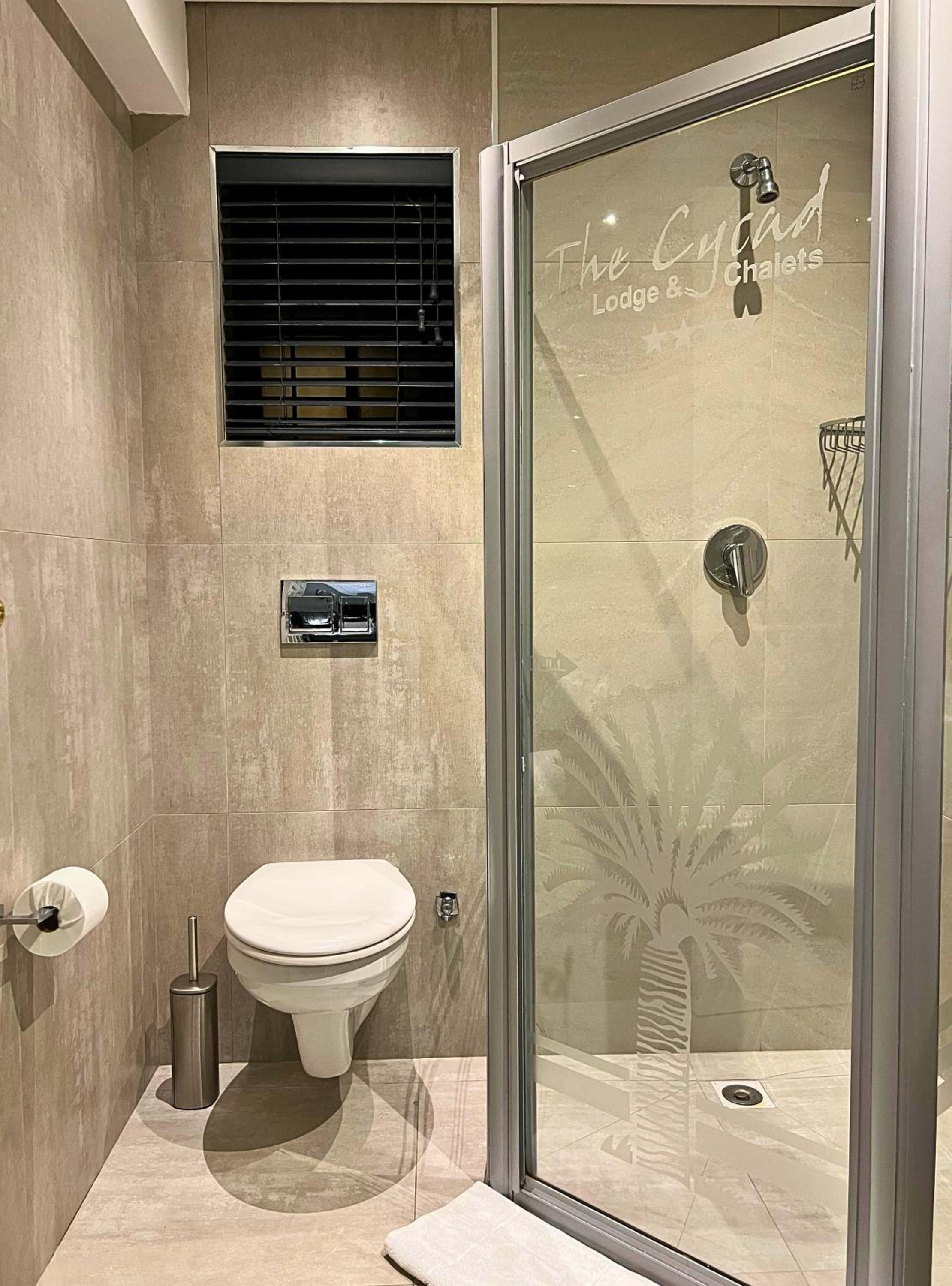 Double Room - Photo 8