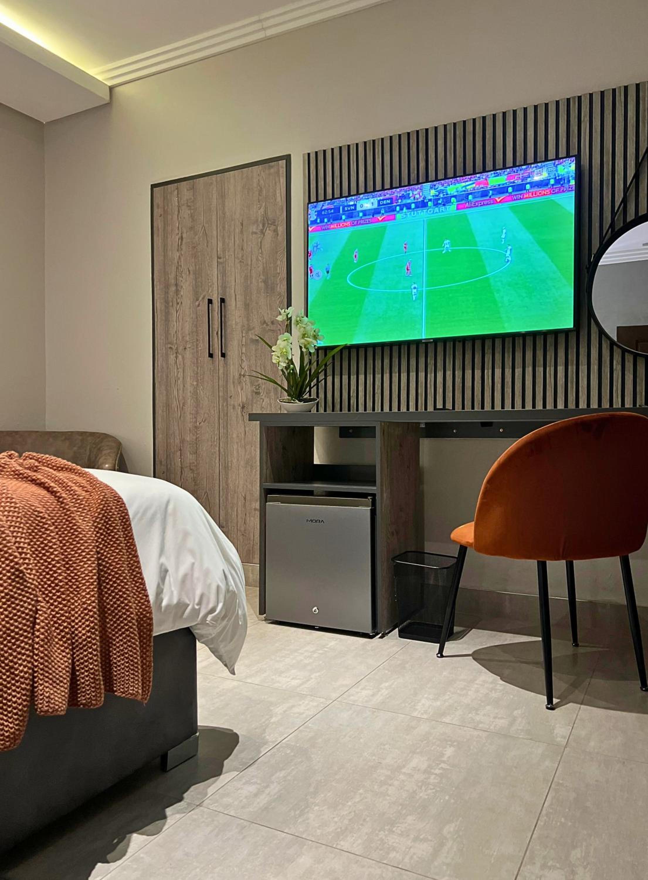 Double Room - Photo 6
