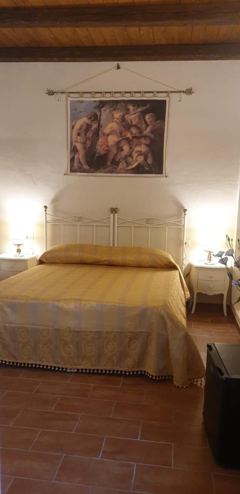 Large Double or Twin Room photo 2