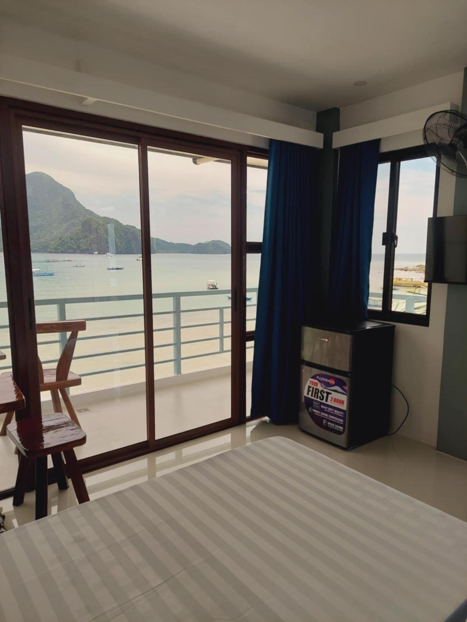 Deluxe Double Room with Balcony and Sea View - Photo 2