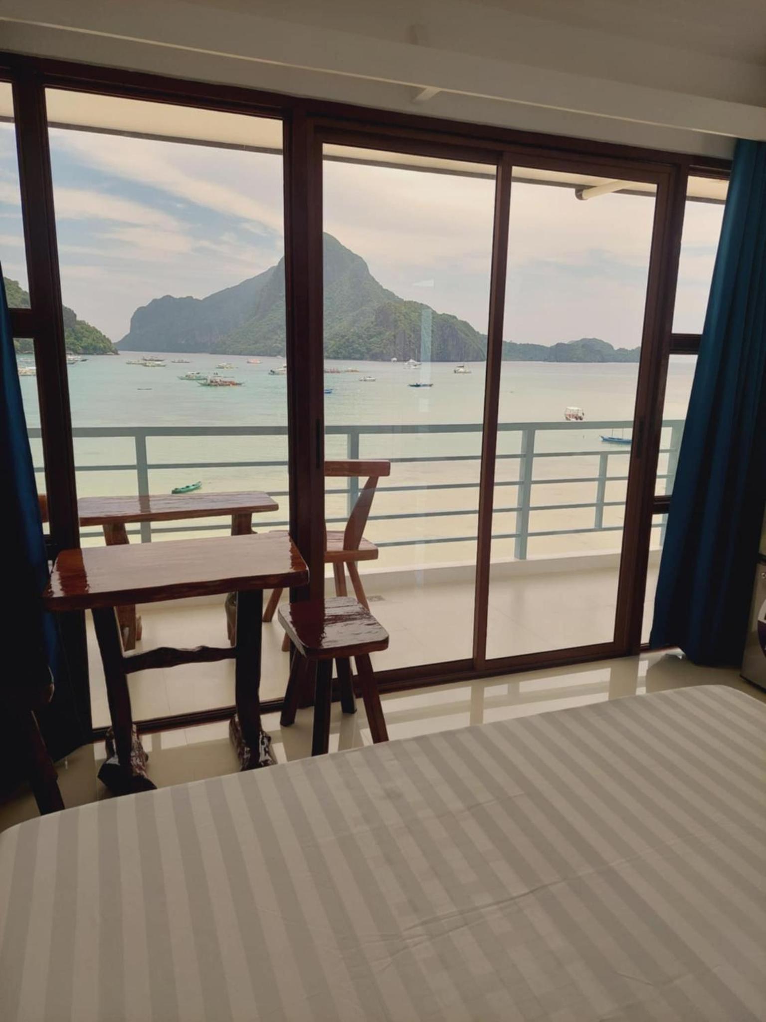 Deluxe Double Room with Balcony and Sea View - Photo 3