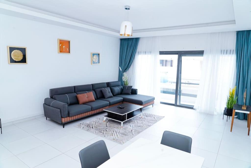 Three-Bedroom Apartment photo 1