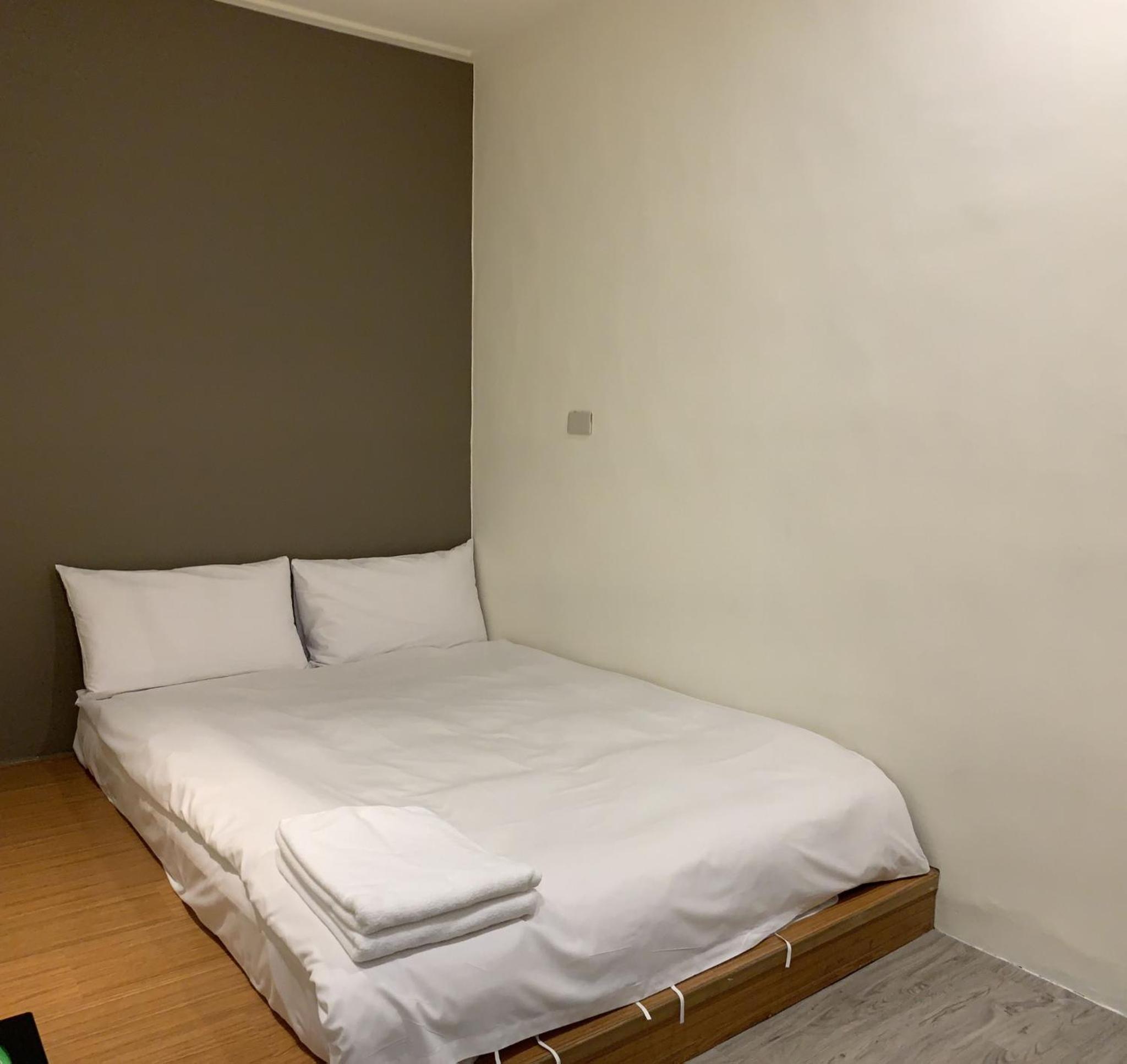 Single Room with Private Bathroom photo 1