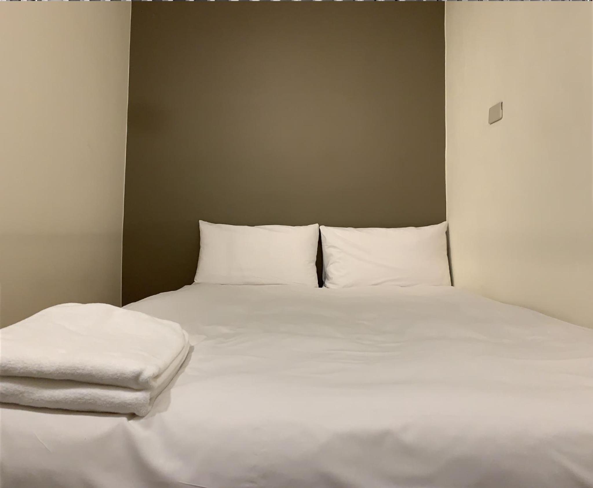 Single Room with Private Bathroom photo 3